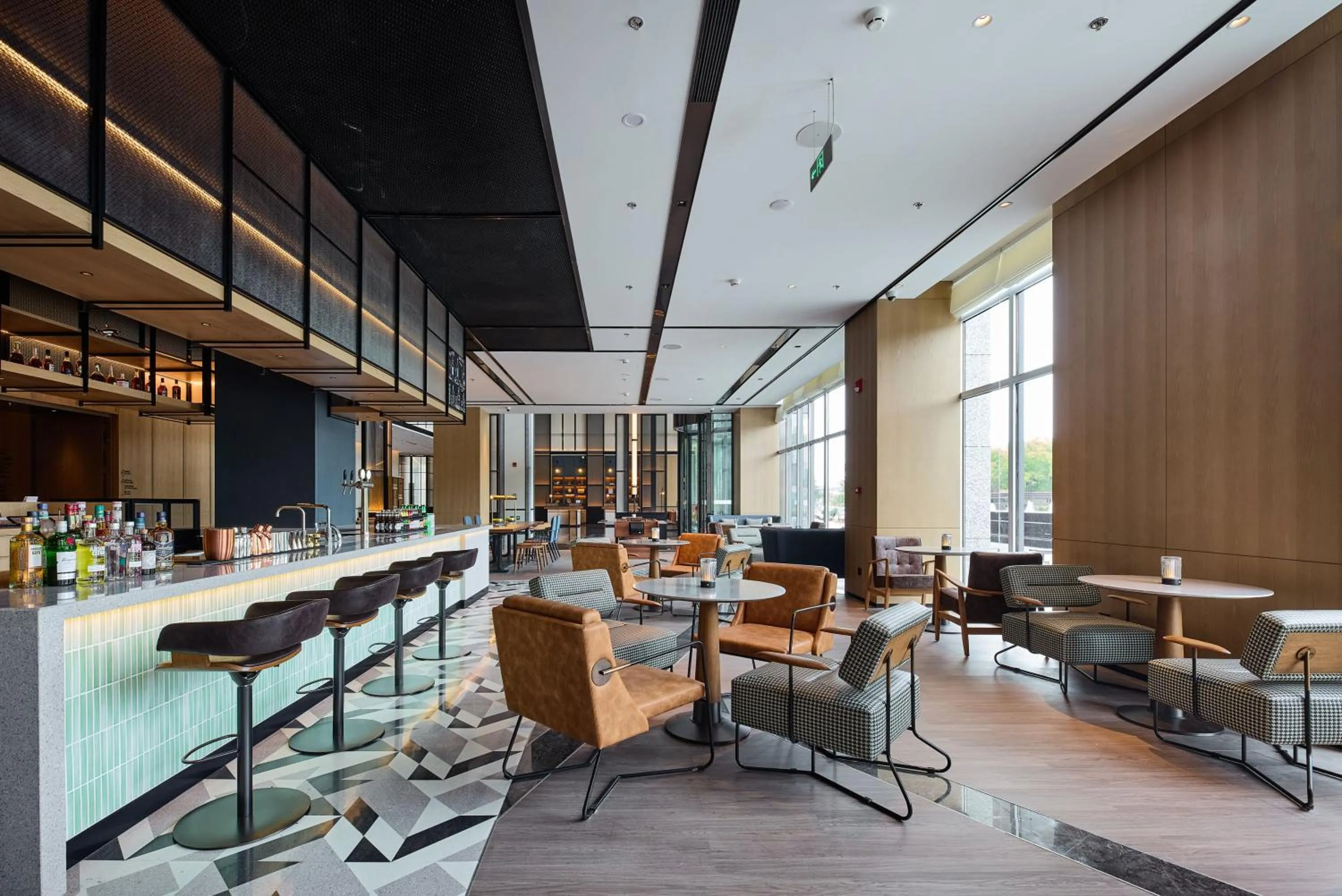 Lounge or bar in Four Points by Sheraton Qingdao, Chengyang East