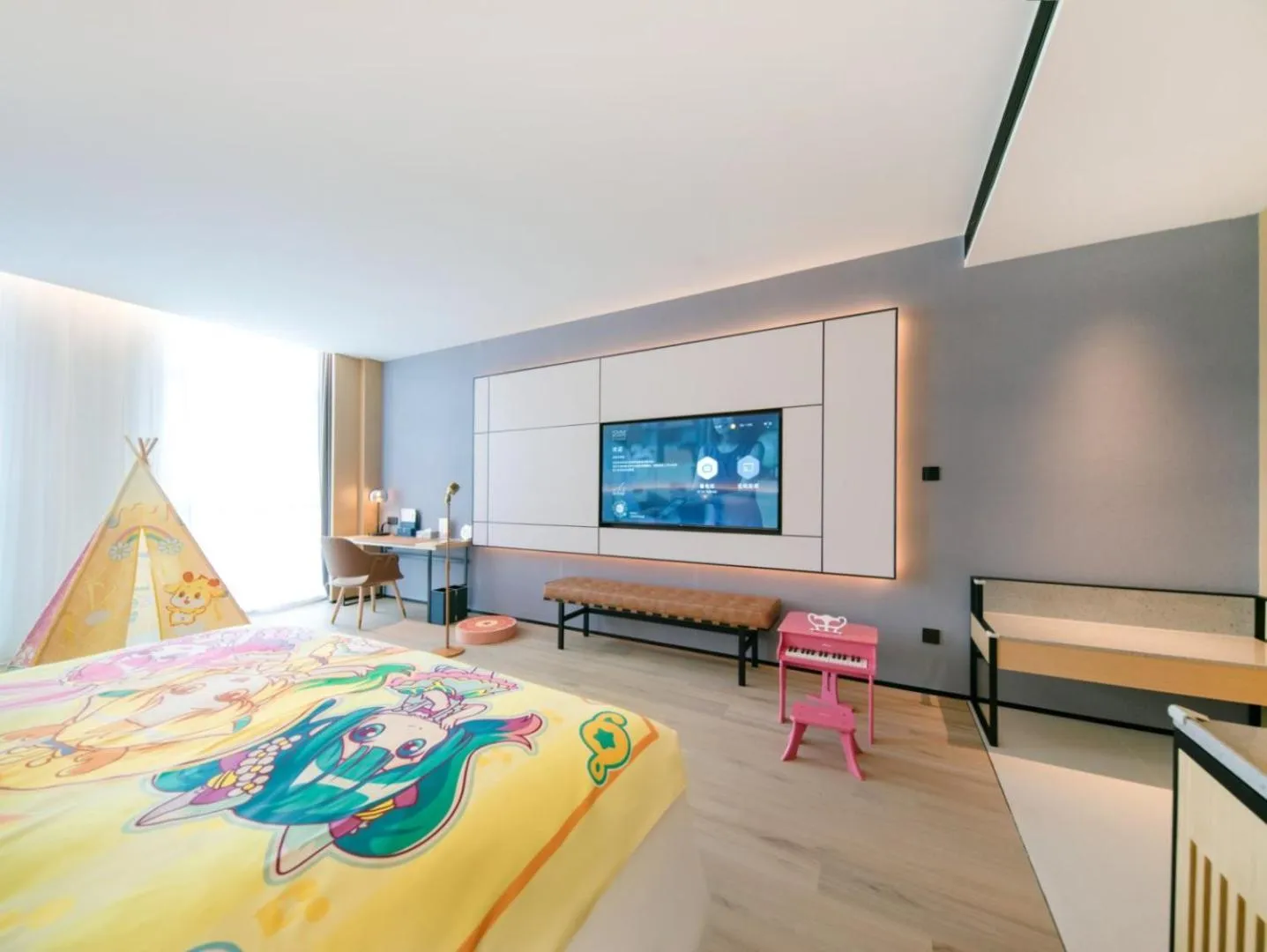 room service, Bed in Four Points by Sheraton Qingdao, Chengyang East