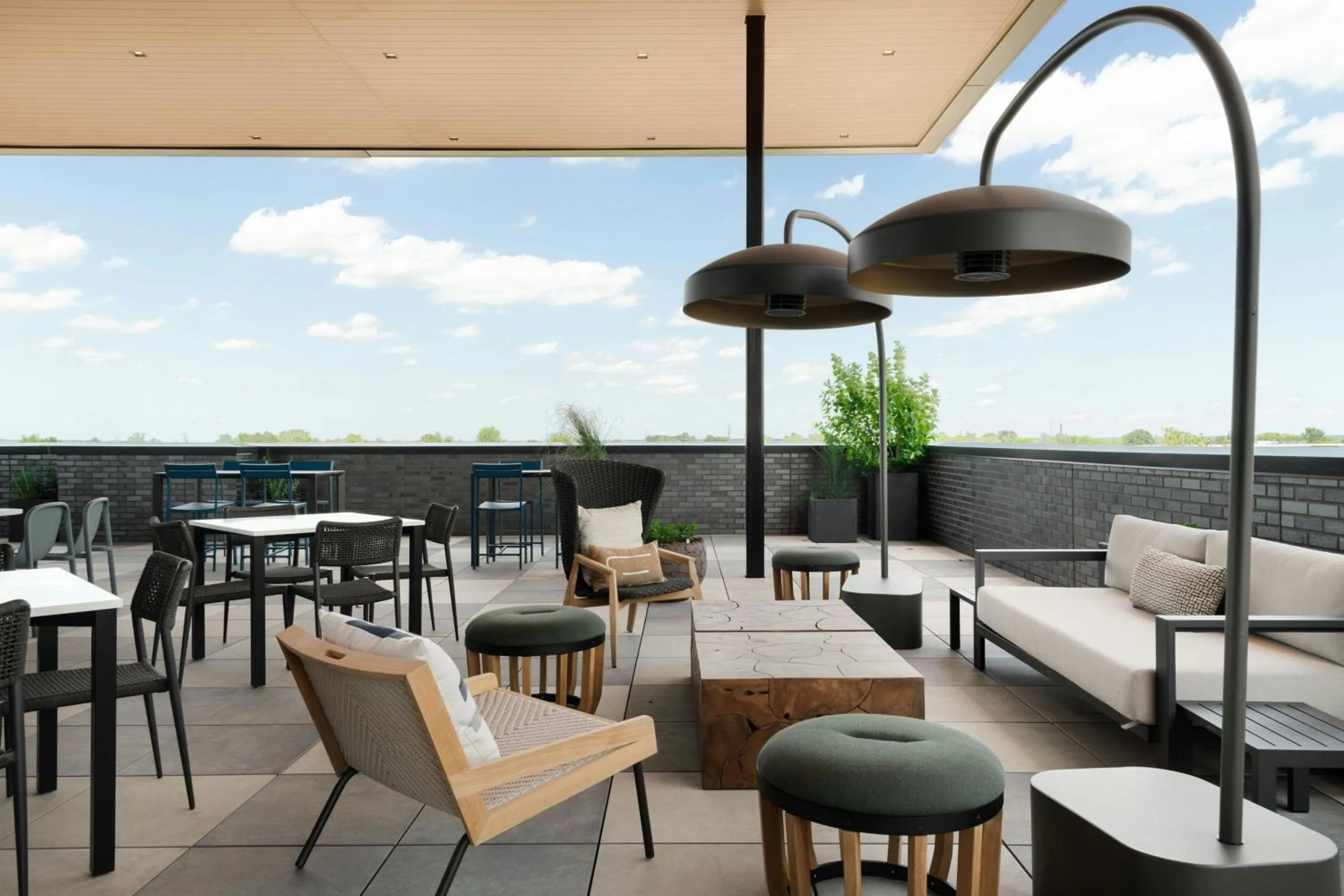 Lounge or bar in AC Hotel by Marriott Bentonville