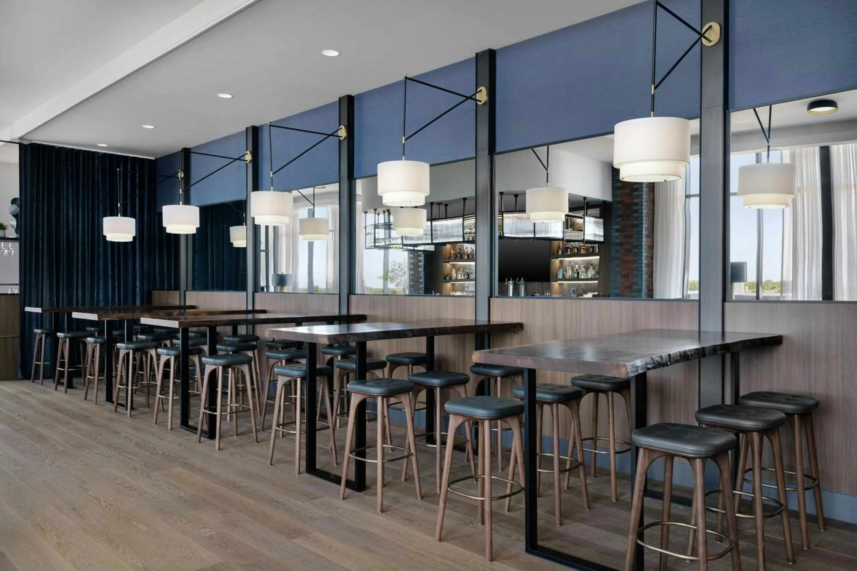 Lounge or bar in AC Hotel by Marriott Bentonville