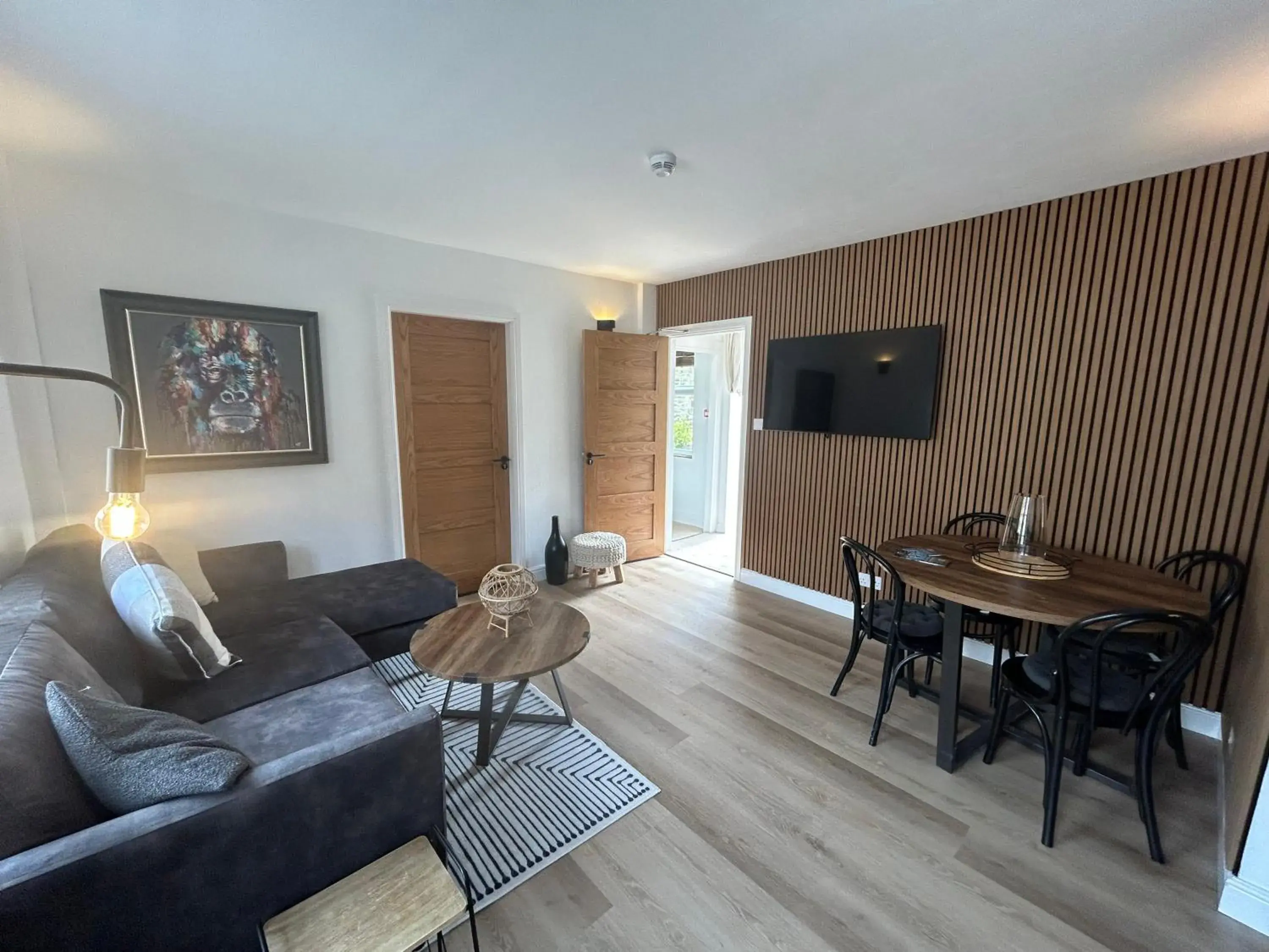 The Hideaway - 2-Bedroom Apartment with outdoor terrace & free parking The Hideaway - 2-Bedroom Apartment with outdoor terrace & free parking