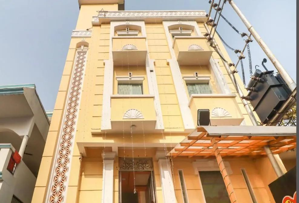 Property building in Hotel Hridaya Inn
