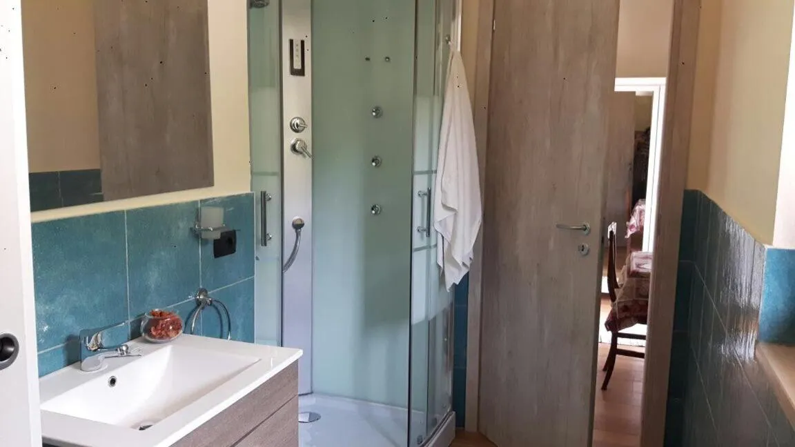 Shower in BellaVista