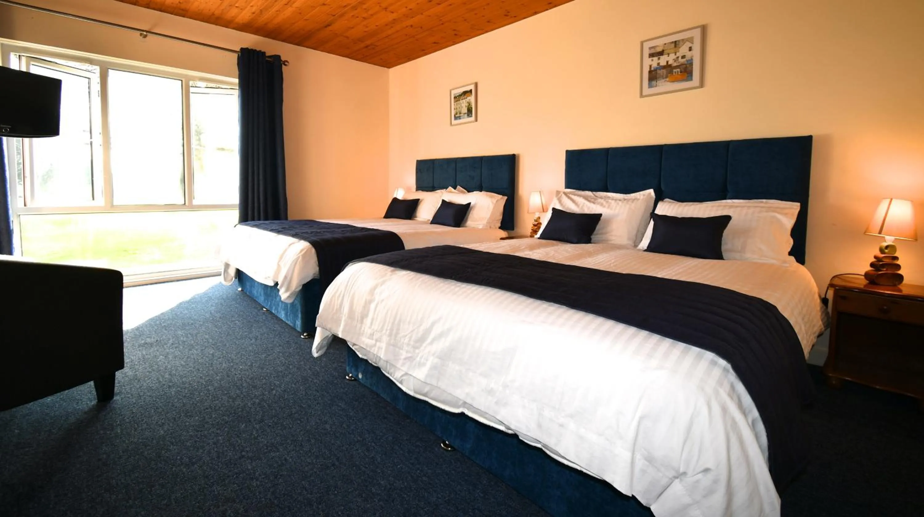 Forge Motel & Firehouse Restaurant