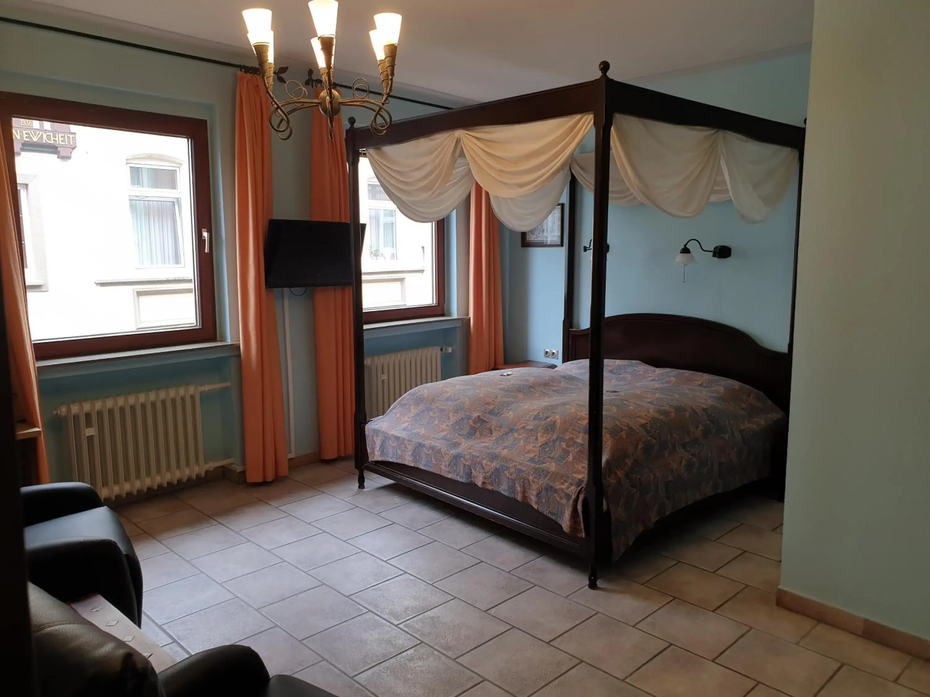 Large Double Room - single occupancy in Hotel Altstadtwiege Large Double Room - single occupancy in Hotel Altstadtwiege