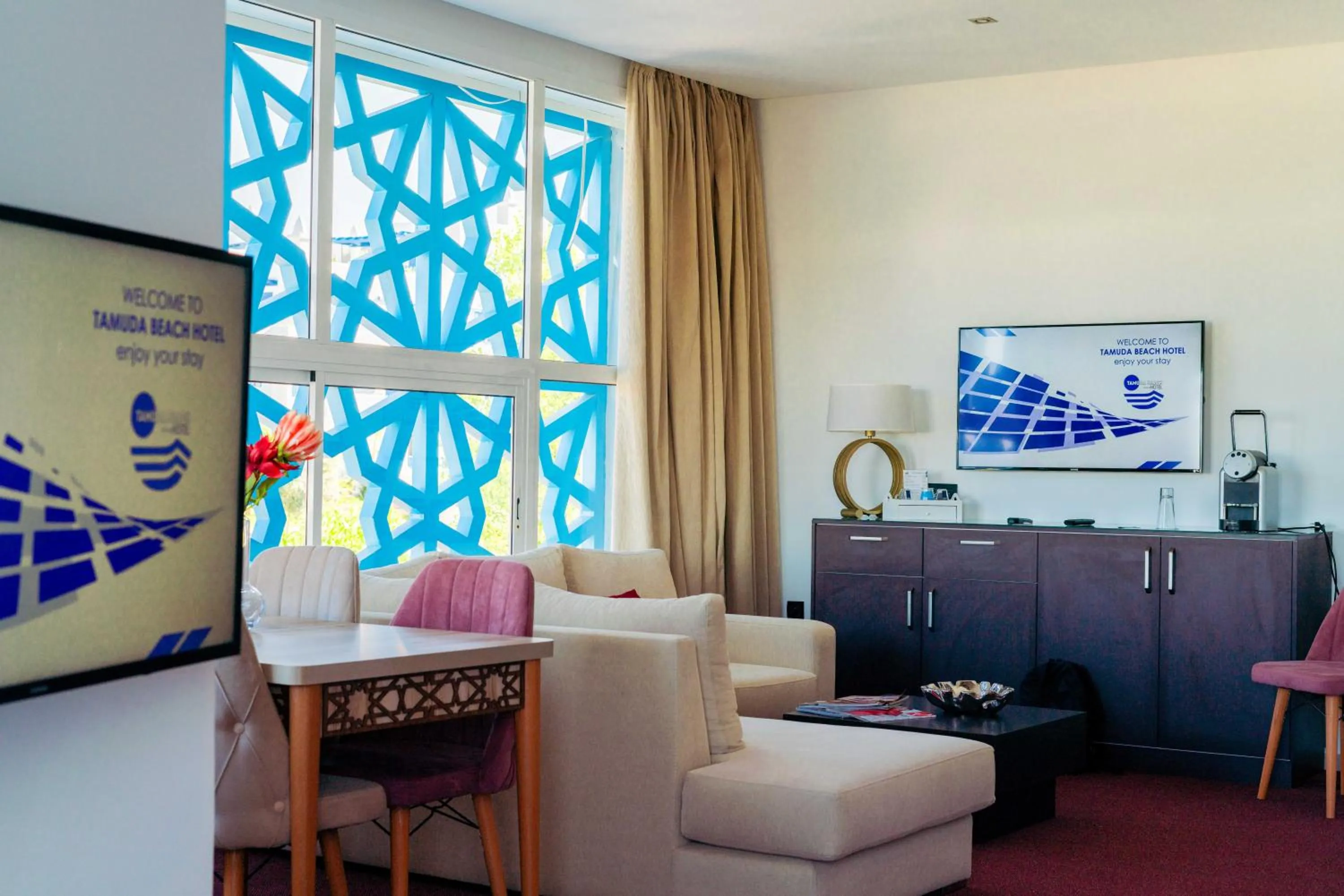 Living room in Hôtel Tamuda Beach