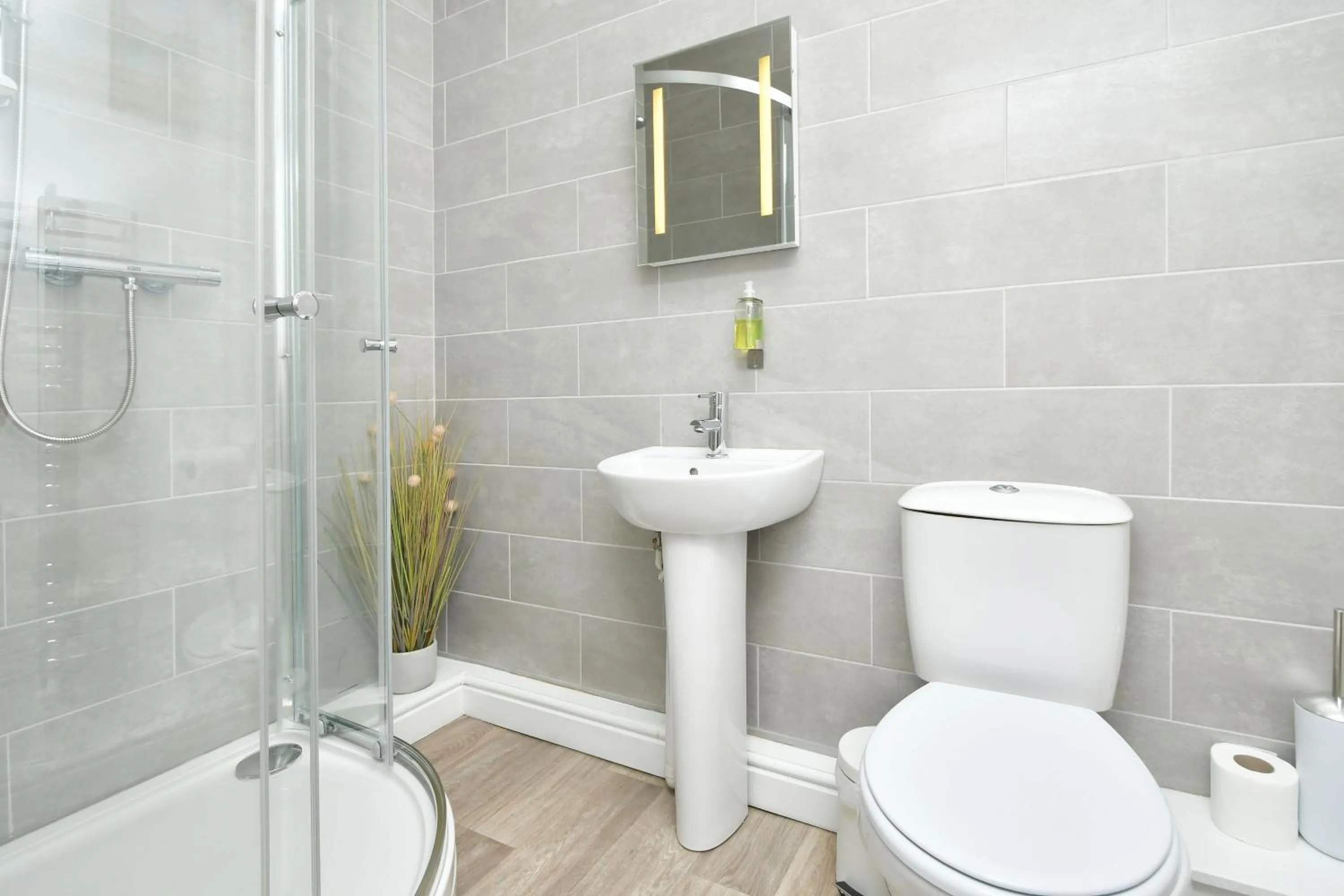 Shower in The Victoria