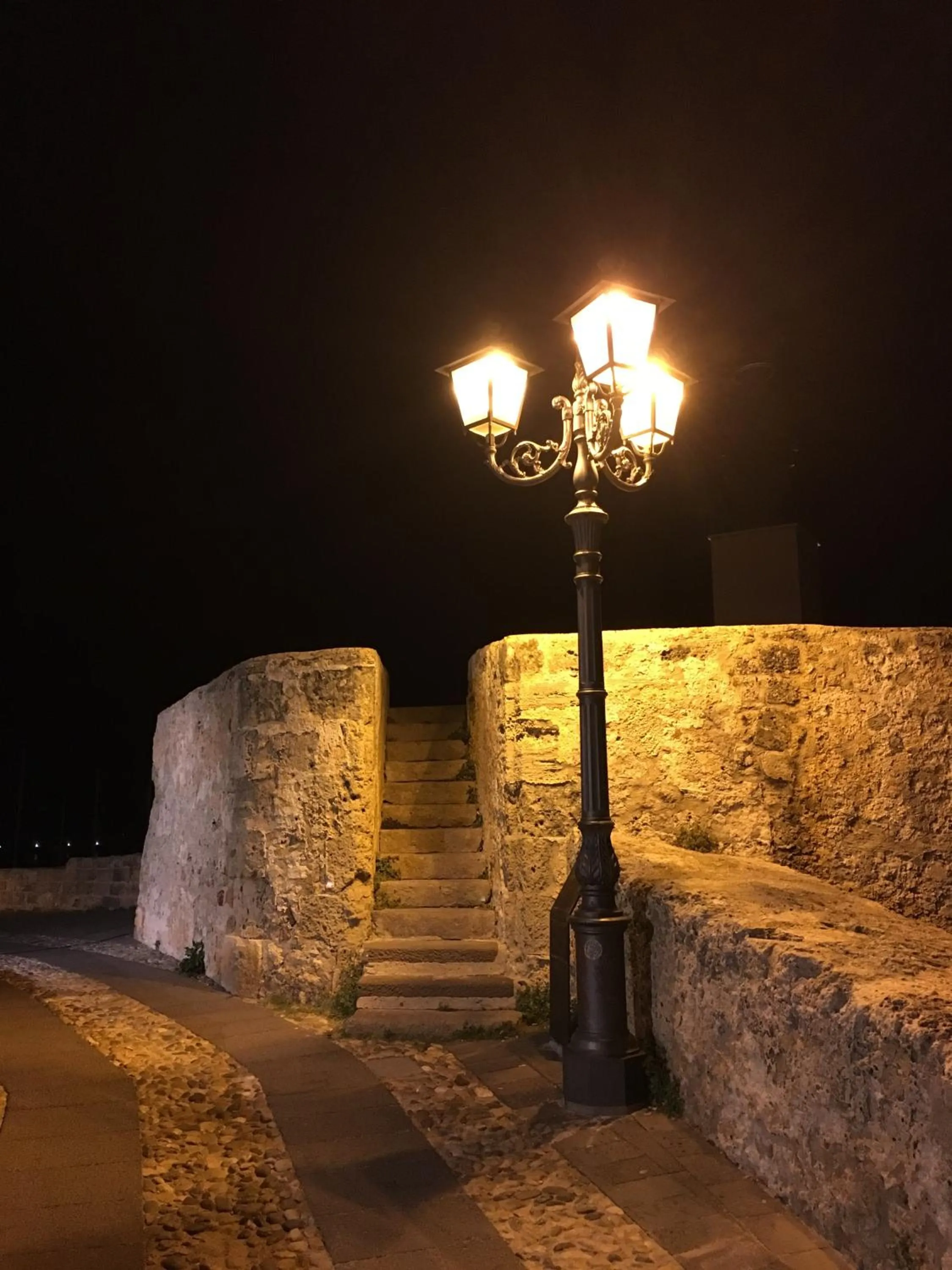 Nearby landmark in Caricia