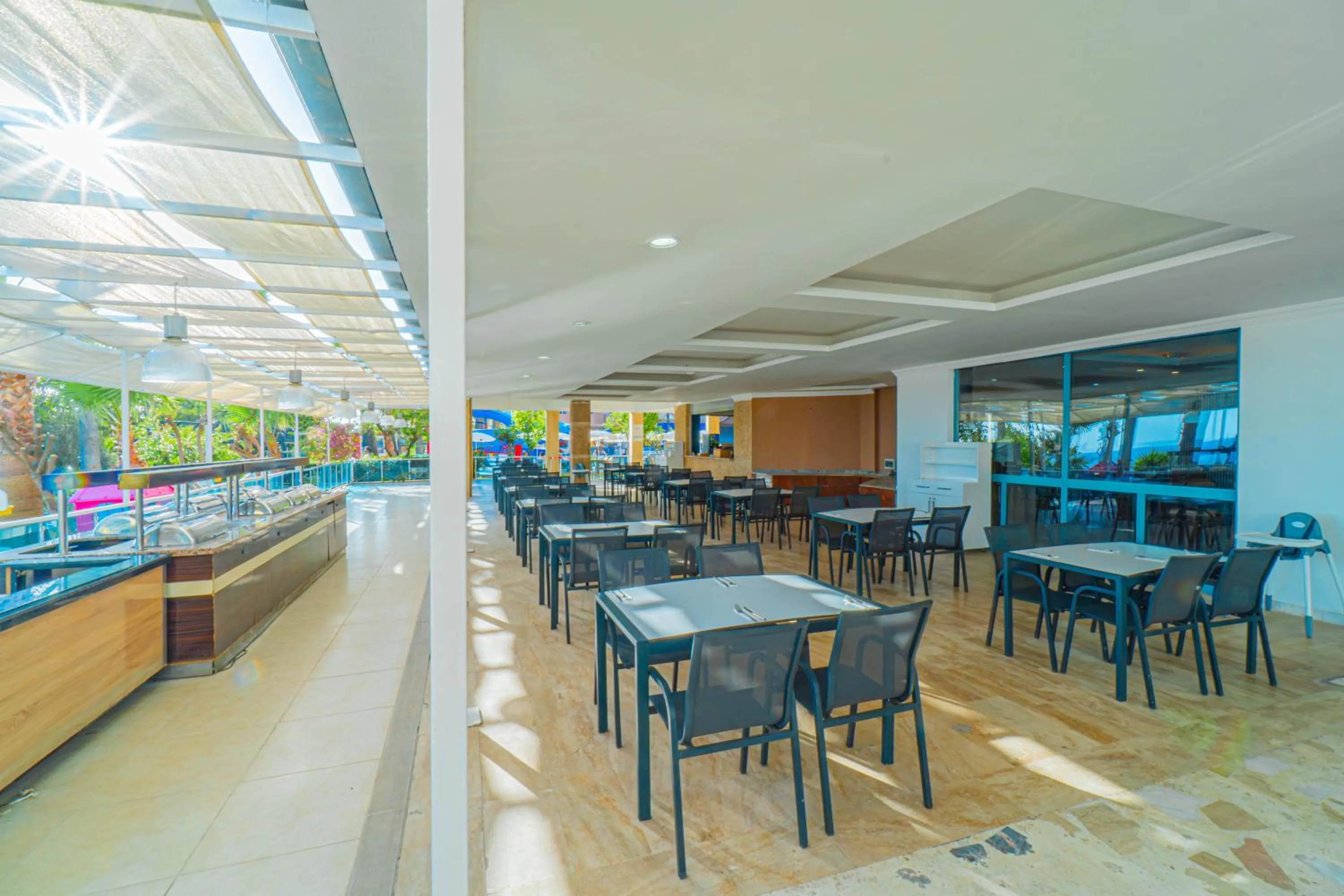 Restaurant/places to eat in Pyxis Point Hotel - All Inclusive