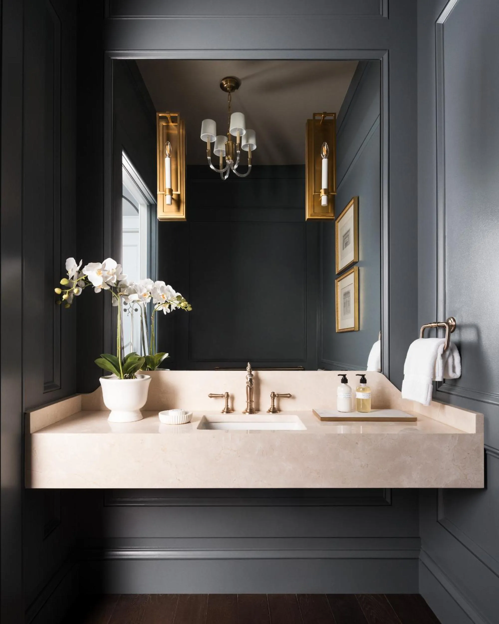 Bathroom in 86 State Circle - Luxury Boutique Hotel