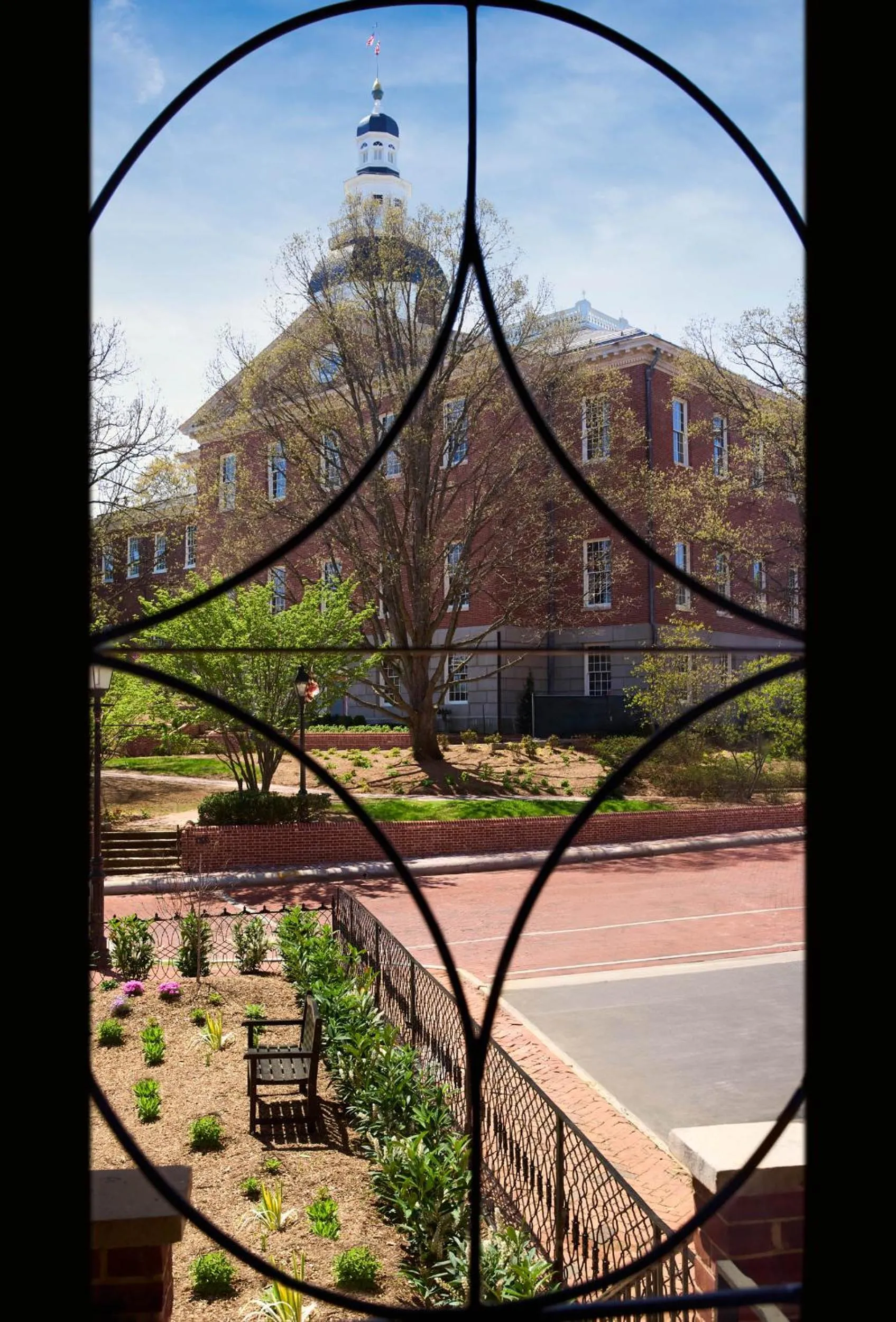 Garden view in 86 State Circle - Luxury Boutique Hotel