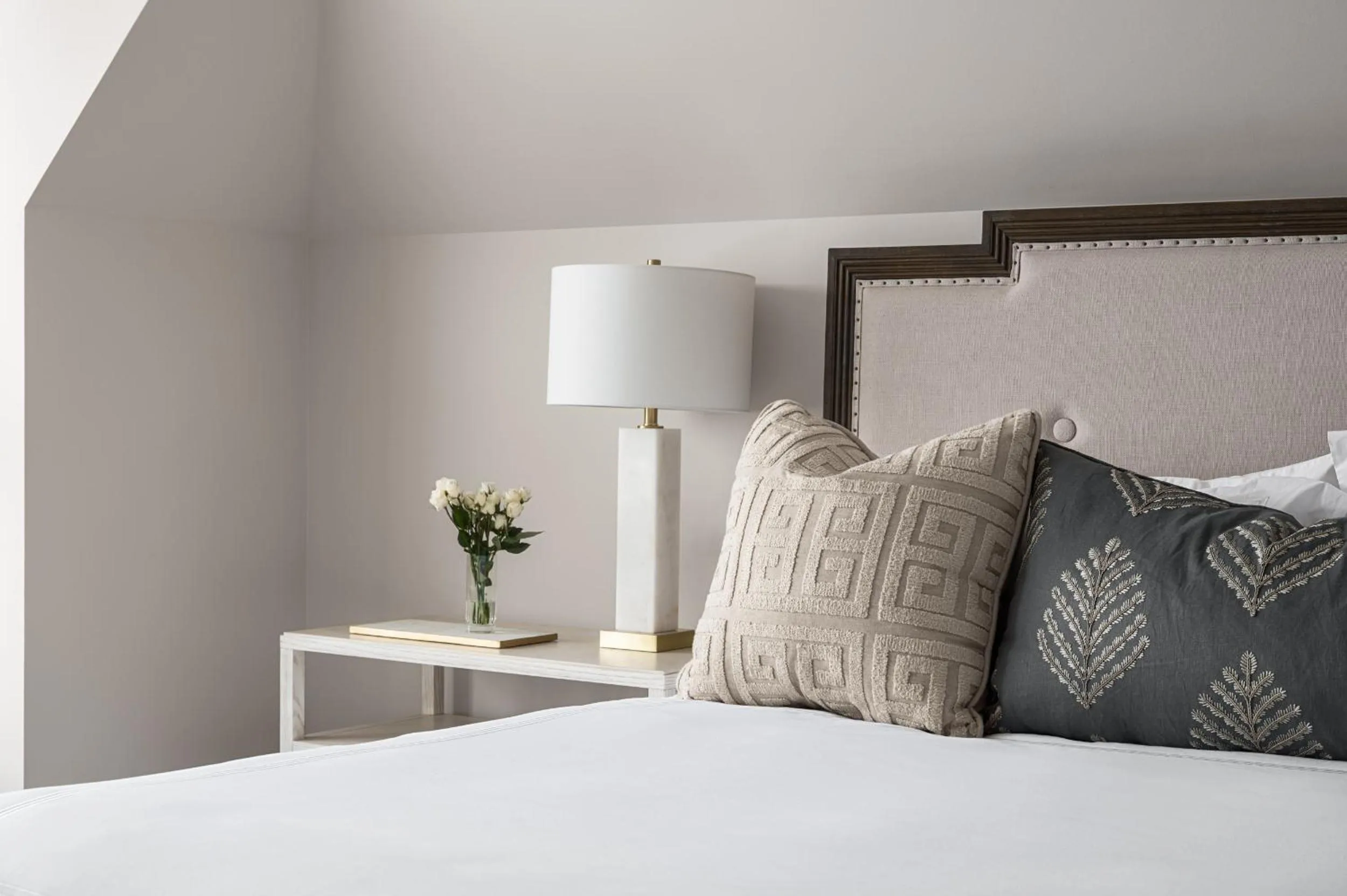 Bed in 86 State Circle - Luxury Boutique Hotel