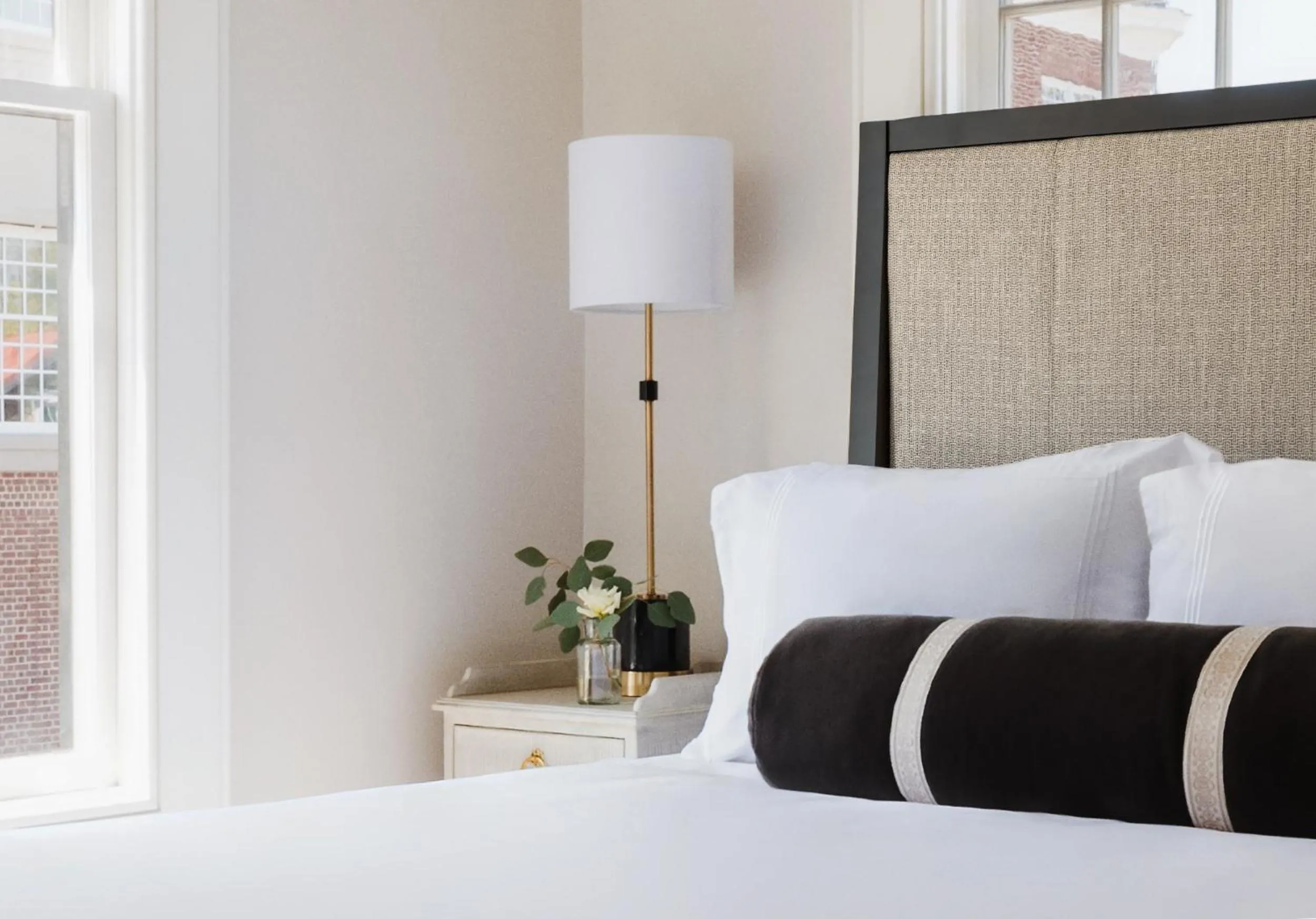 Bed in 86 State Circle - Luxury Boutique Hotel