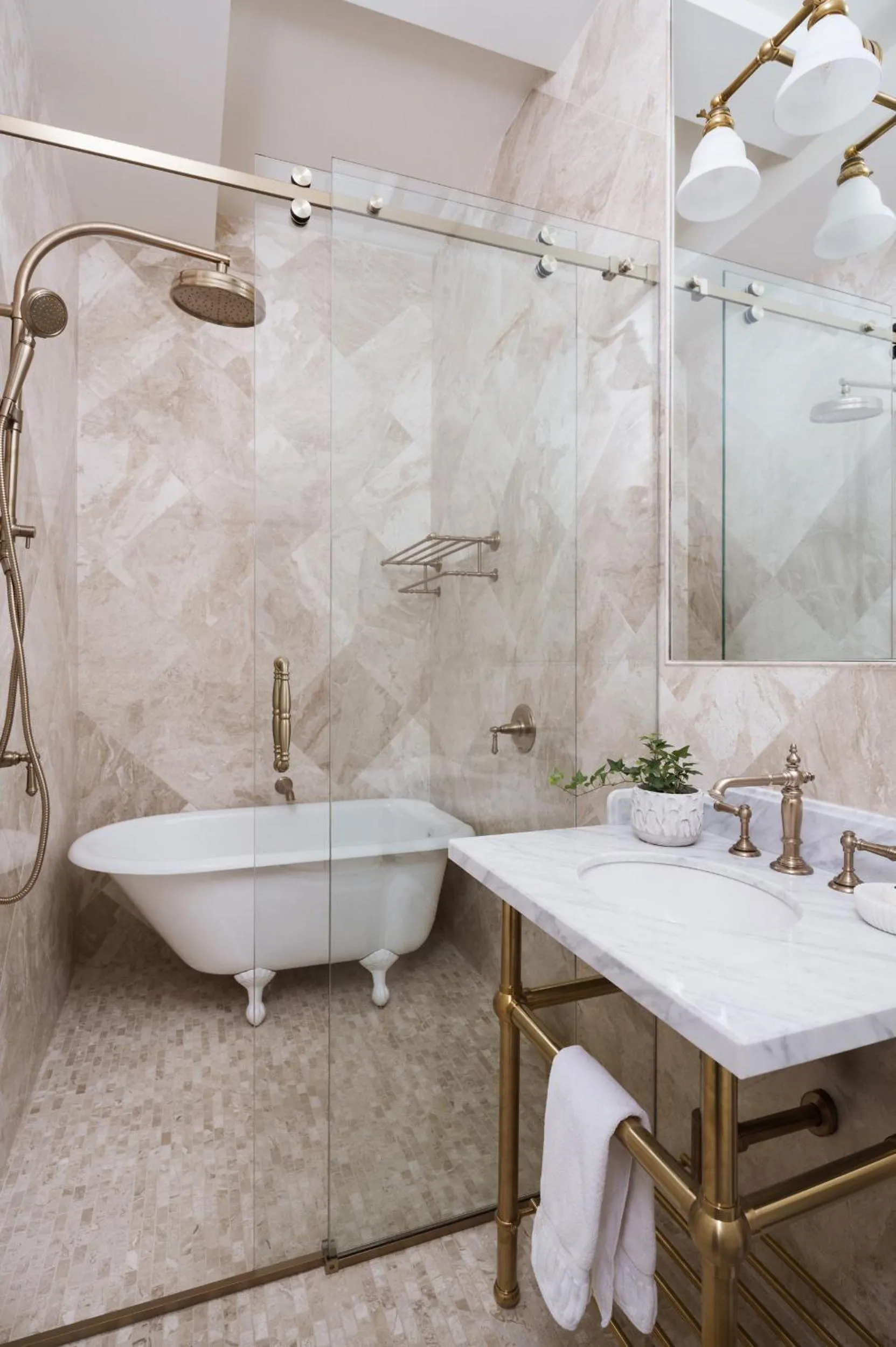 Bathroom in 86 State Circle - Luxury Boutique Hotel