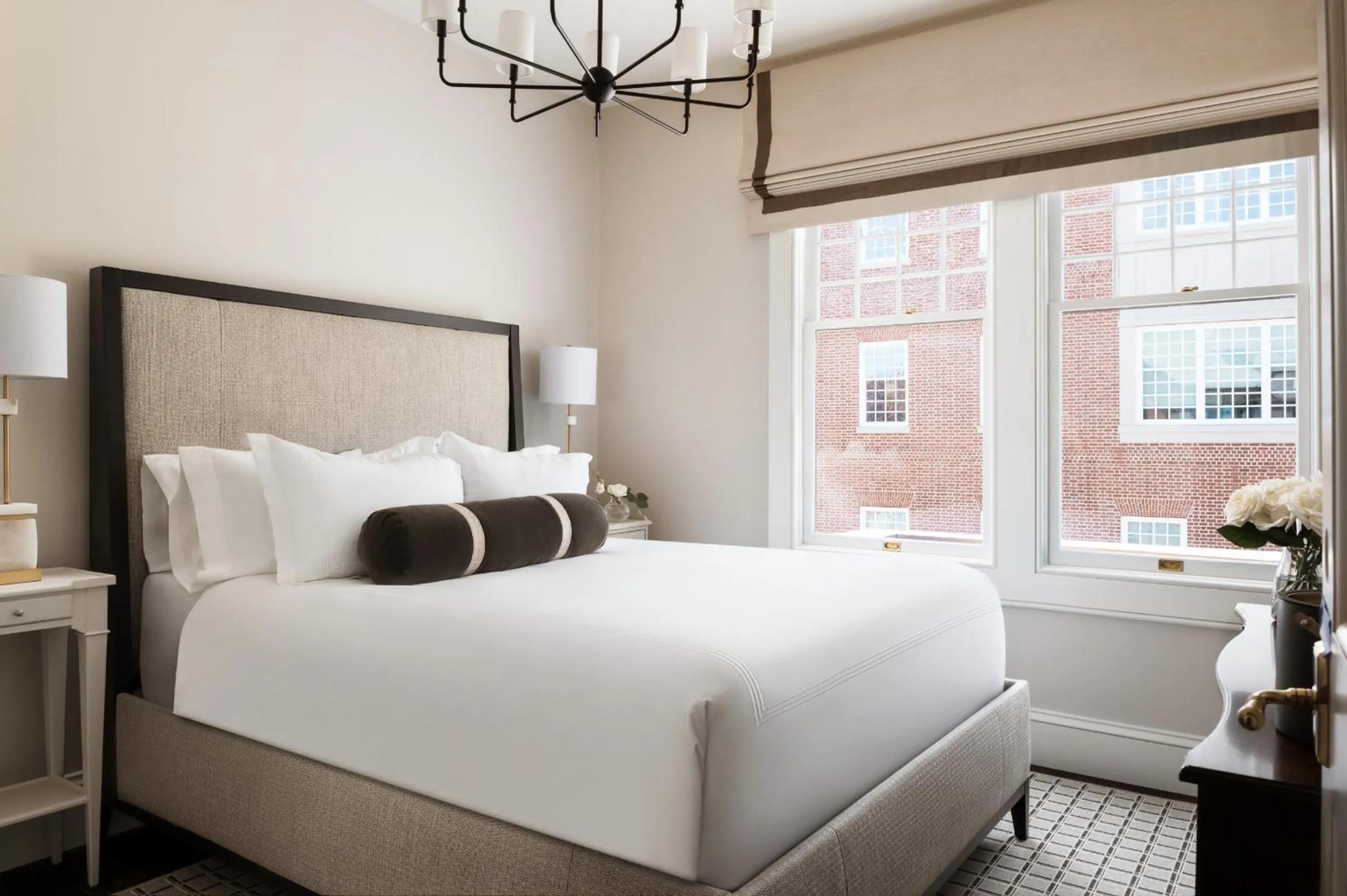 Bed in 86 State Circle - Luxury Boutique Hotel