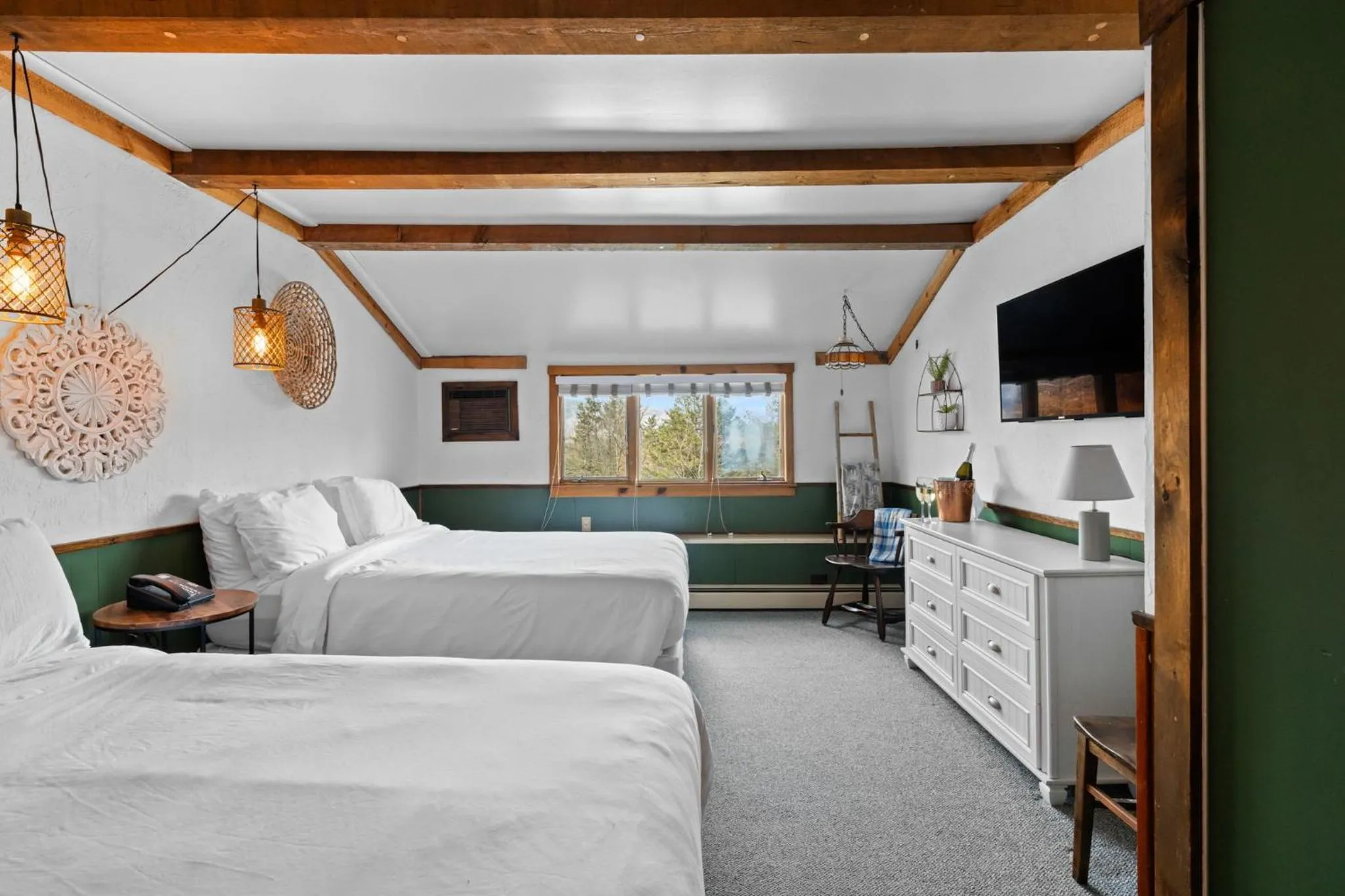 Deluxe Double Room with Bath in Jessie's Harvest House