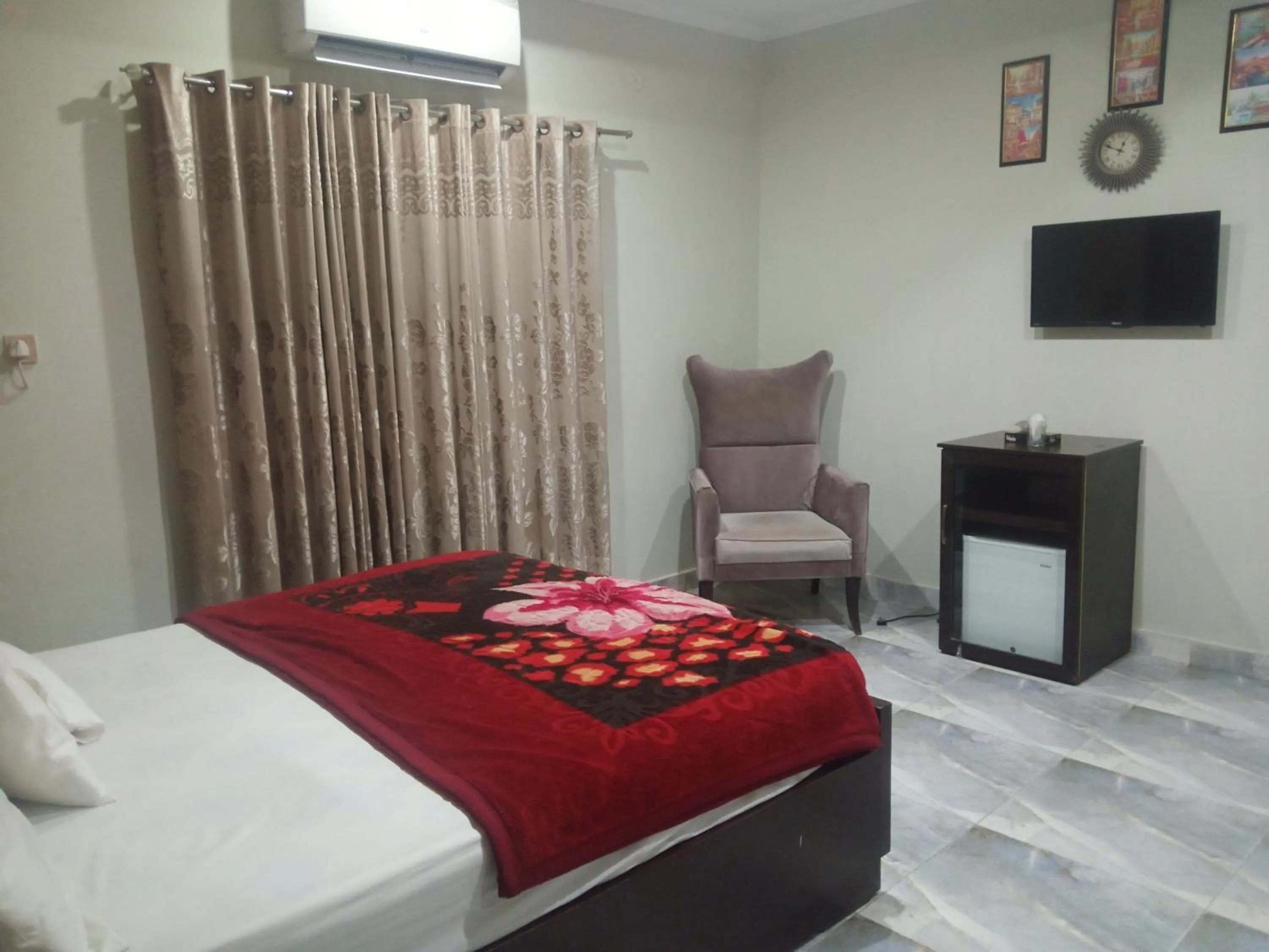 Hotel A S R Lounge Multan