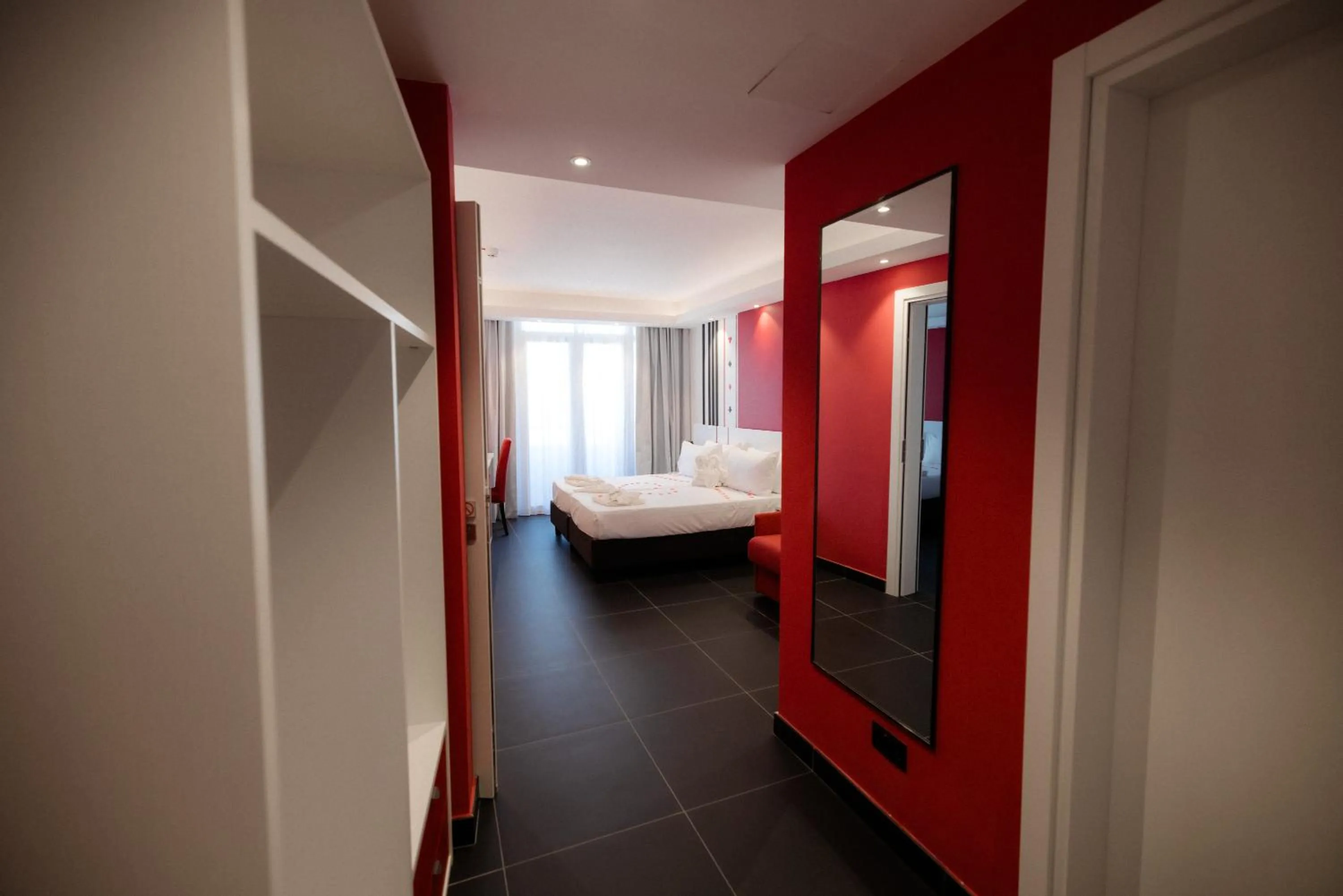 Photo of the whole room, Bed in Vegas Resort