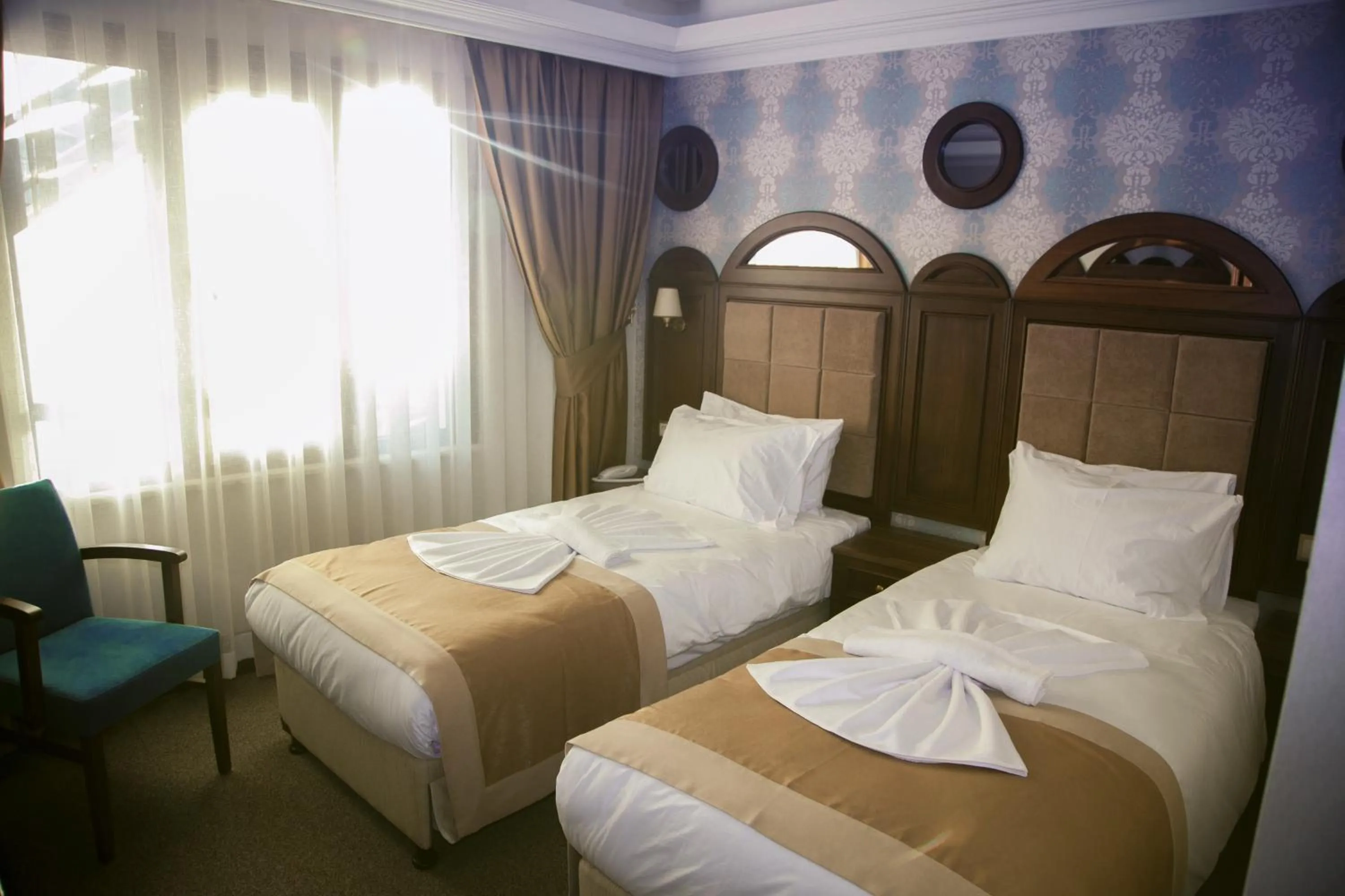 Photo of the whole room, Bed in Golden Pen Hotel