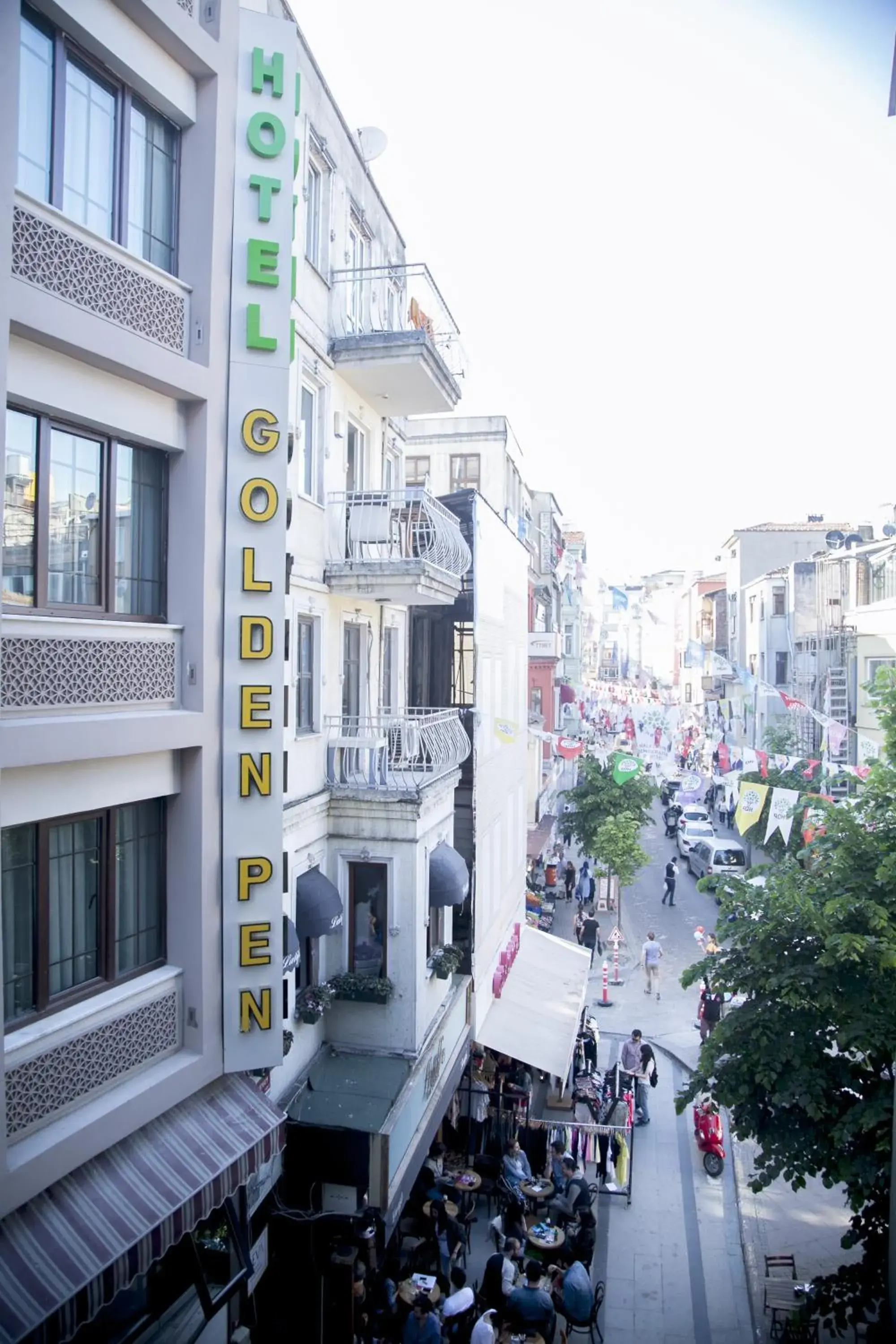 Property building in Golden Pen Hotel Property building in Golden Pen Hotel