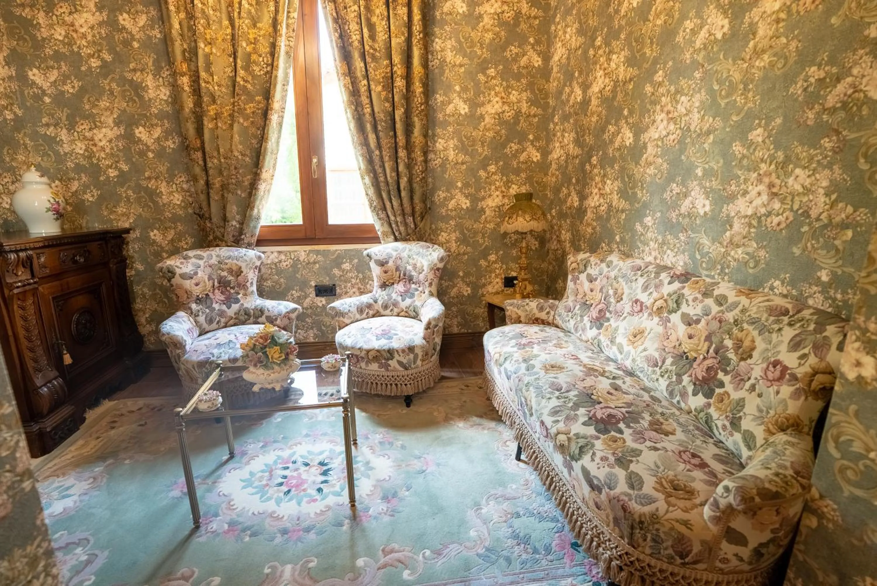 Living room in Castle Boutique Hotel