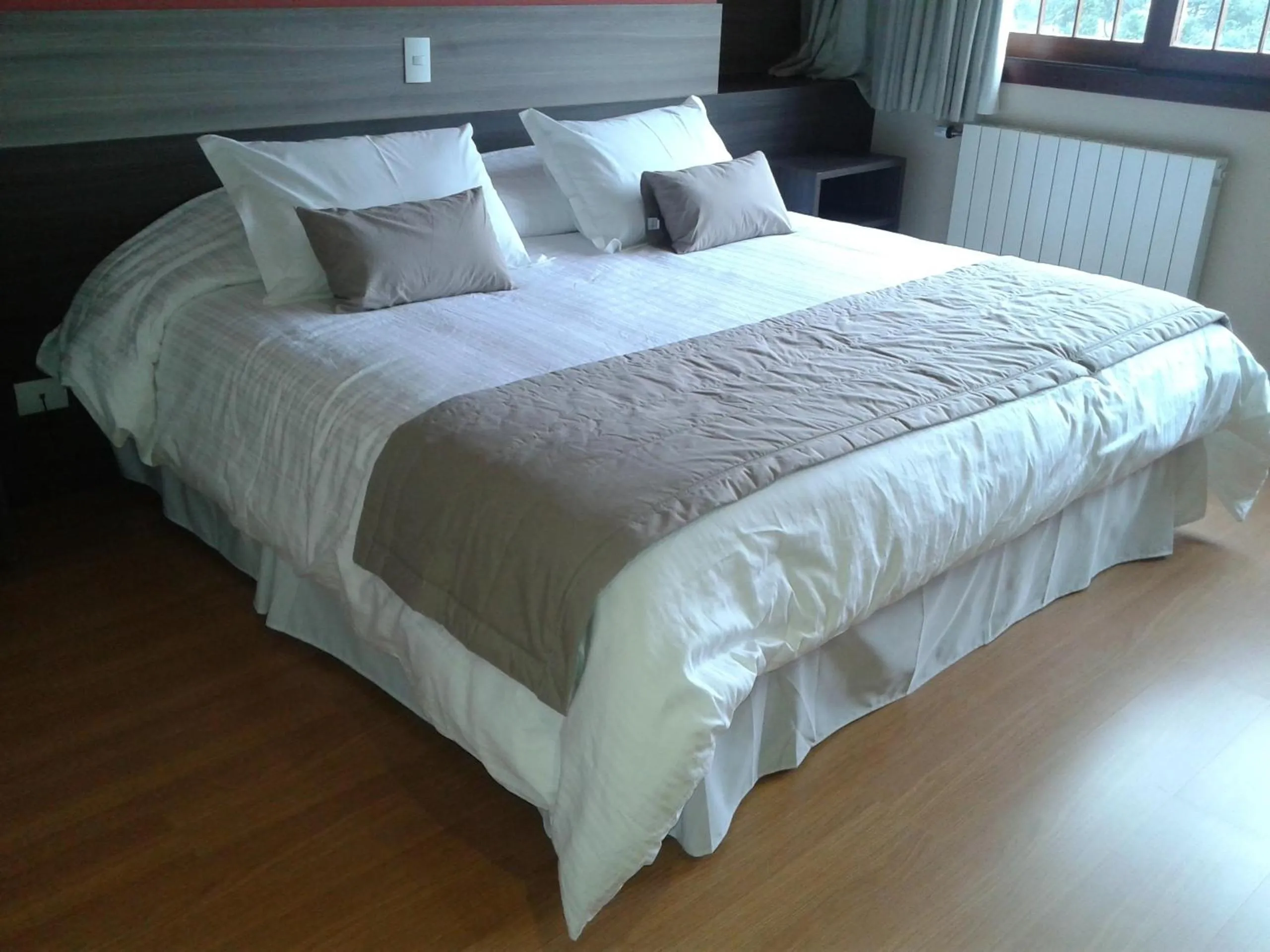 Decorative detail, Bed in Matsubara Pousada