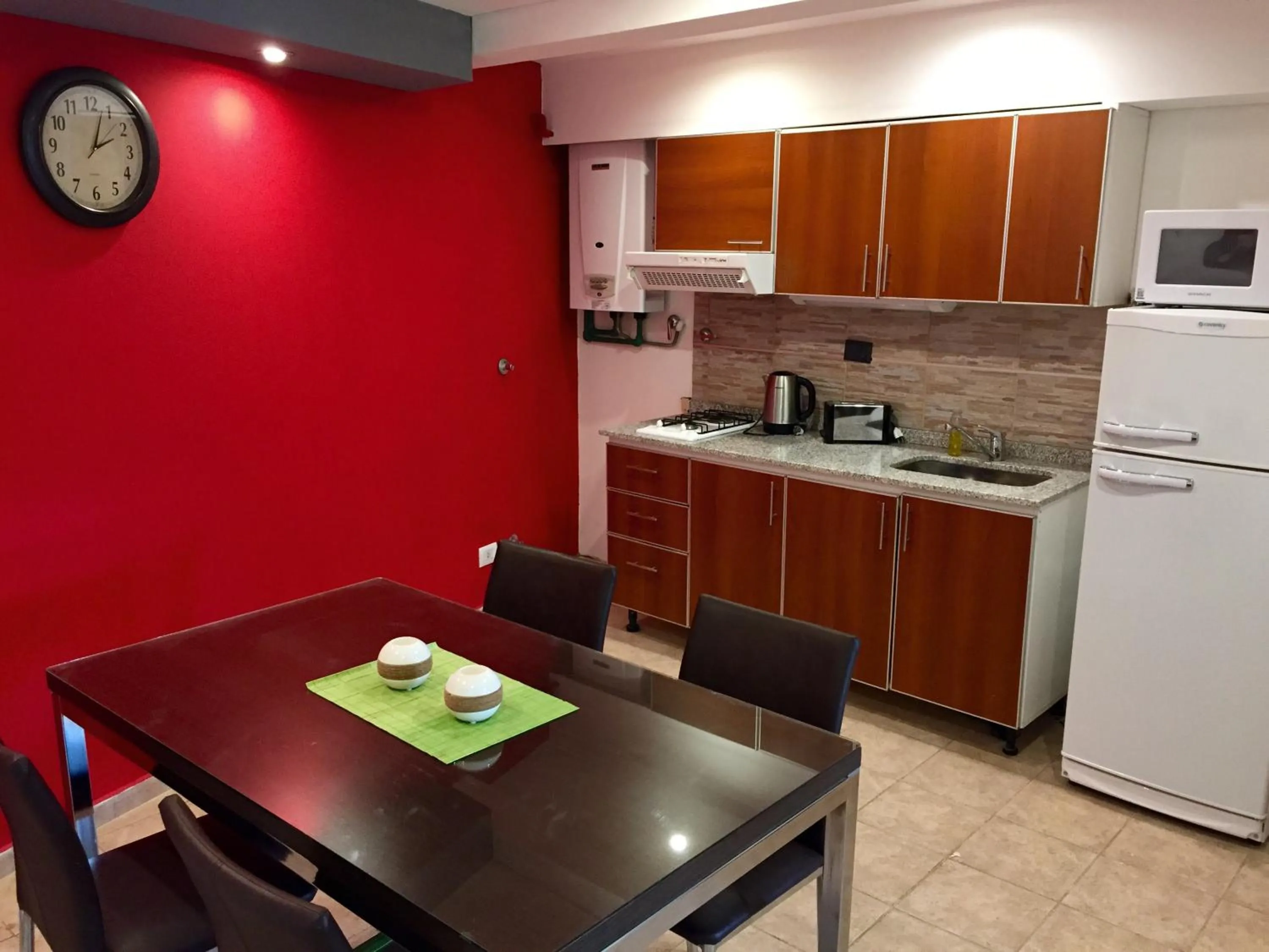 Deluxe One-Bedroom Apartment in LaTorre Aparts