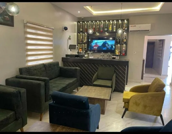 Restaurant/places to eat in La VOD Hotel