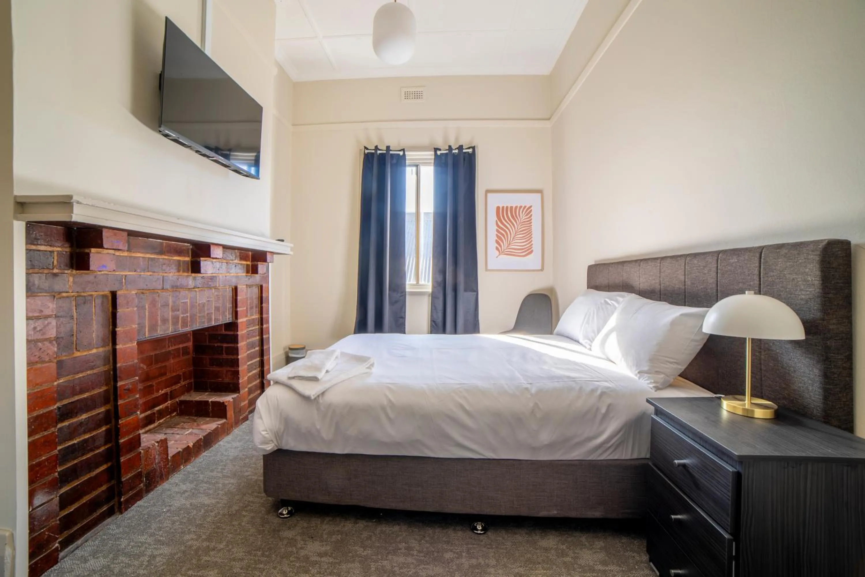 Bed in Terminus Hotel Yarrawonga