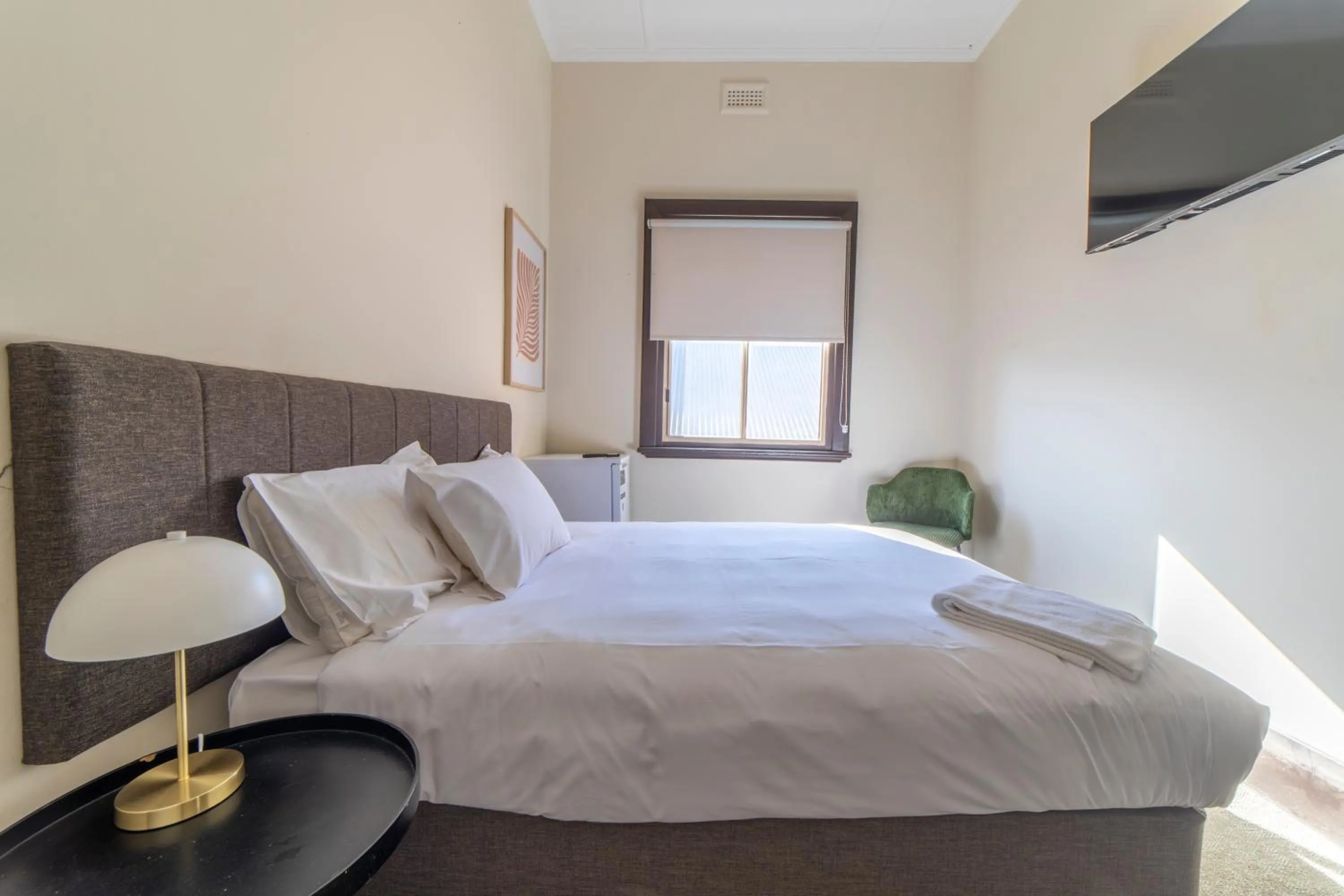 Bed in Terminus Hotel Yarrawonga