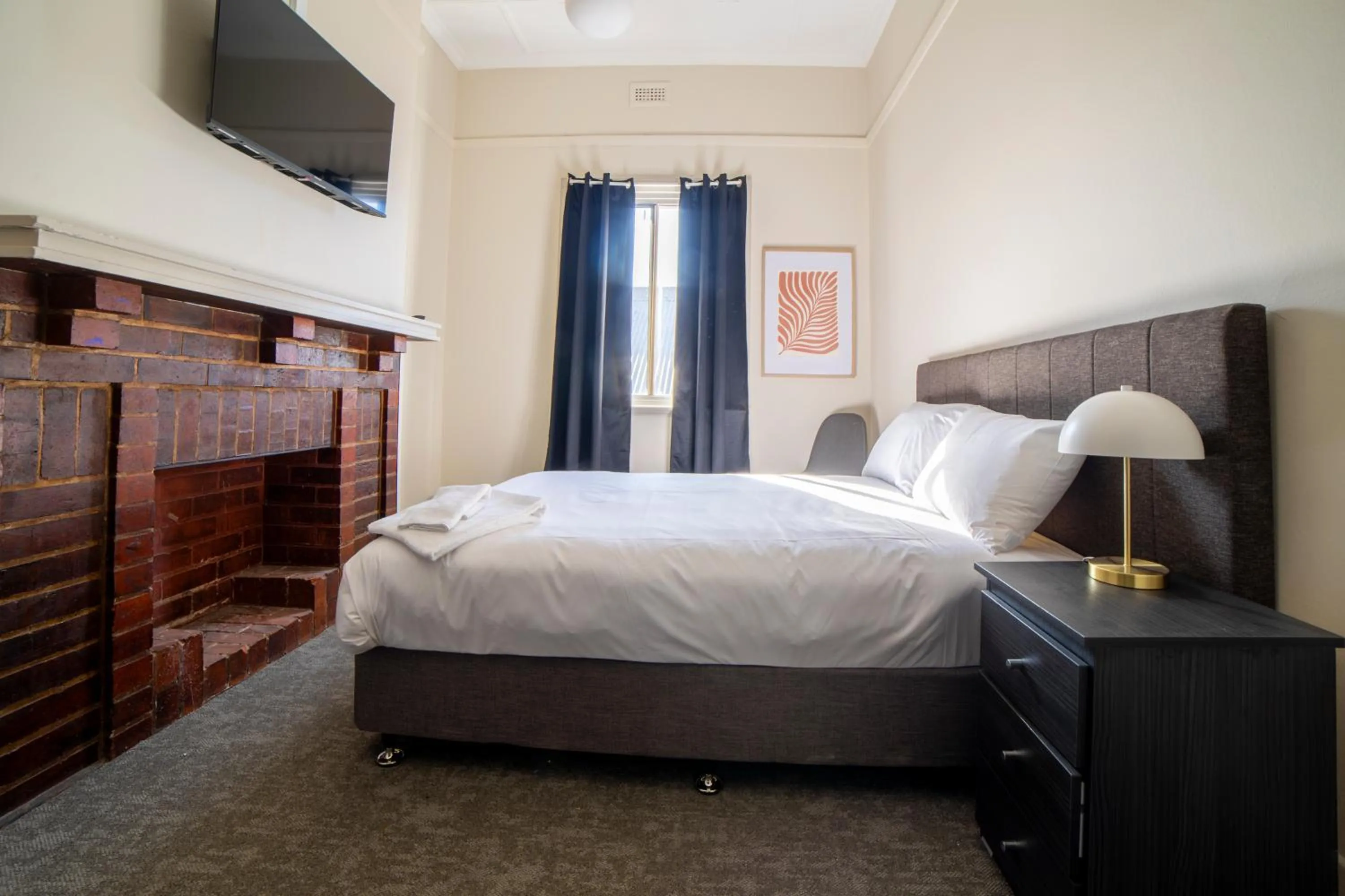 Bed in Terminus Hotel Yarrawonga