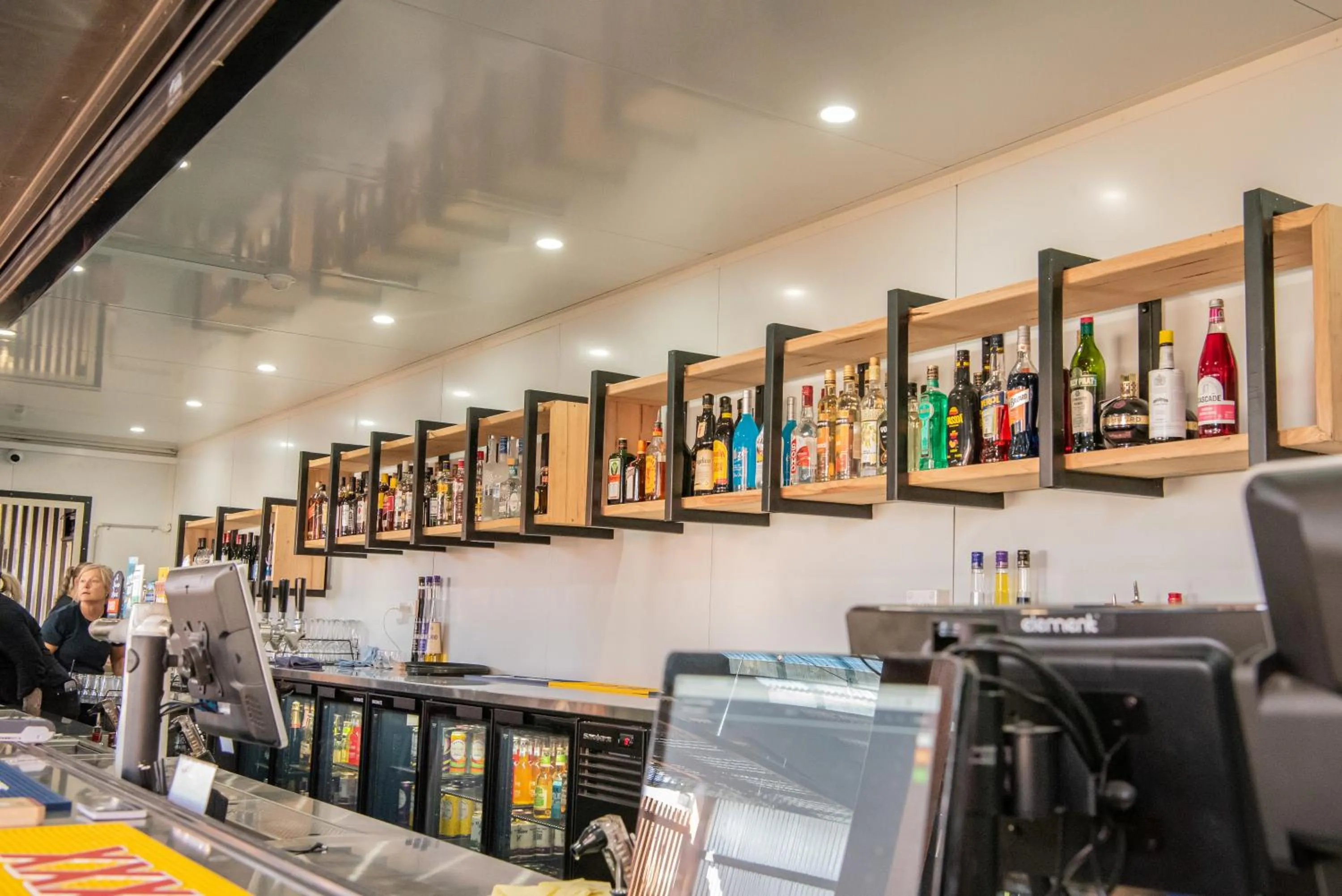 Lounge or bar in Terminus Hotel Yarrawonga