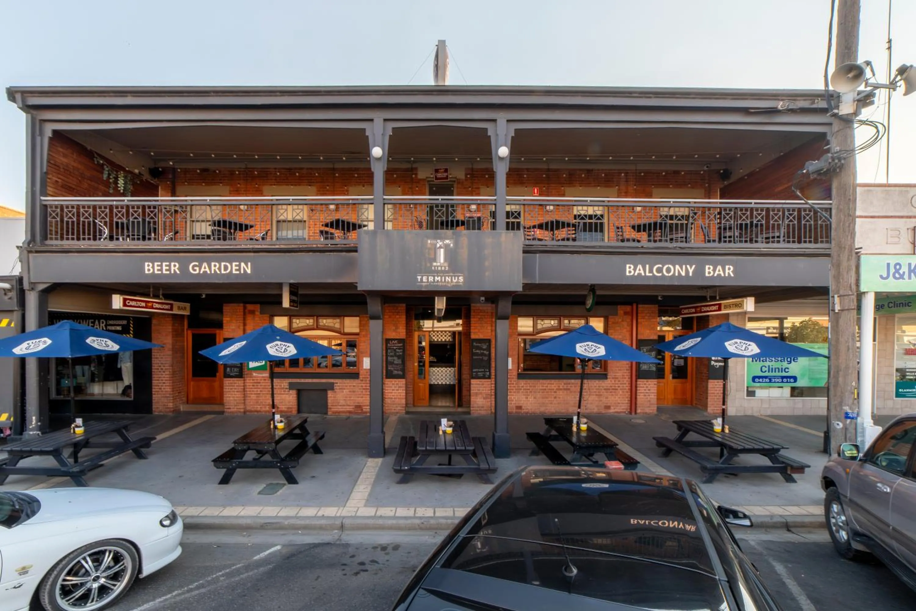 Property building in Terminus Hotel Yarrawonga