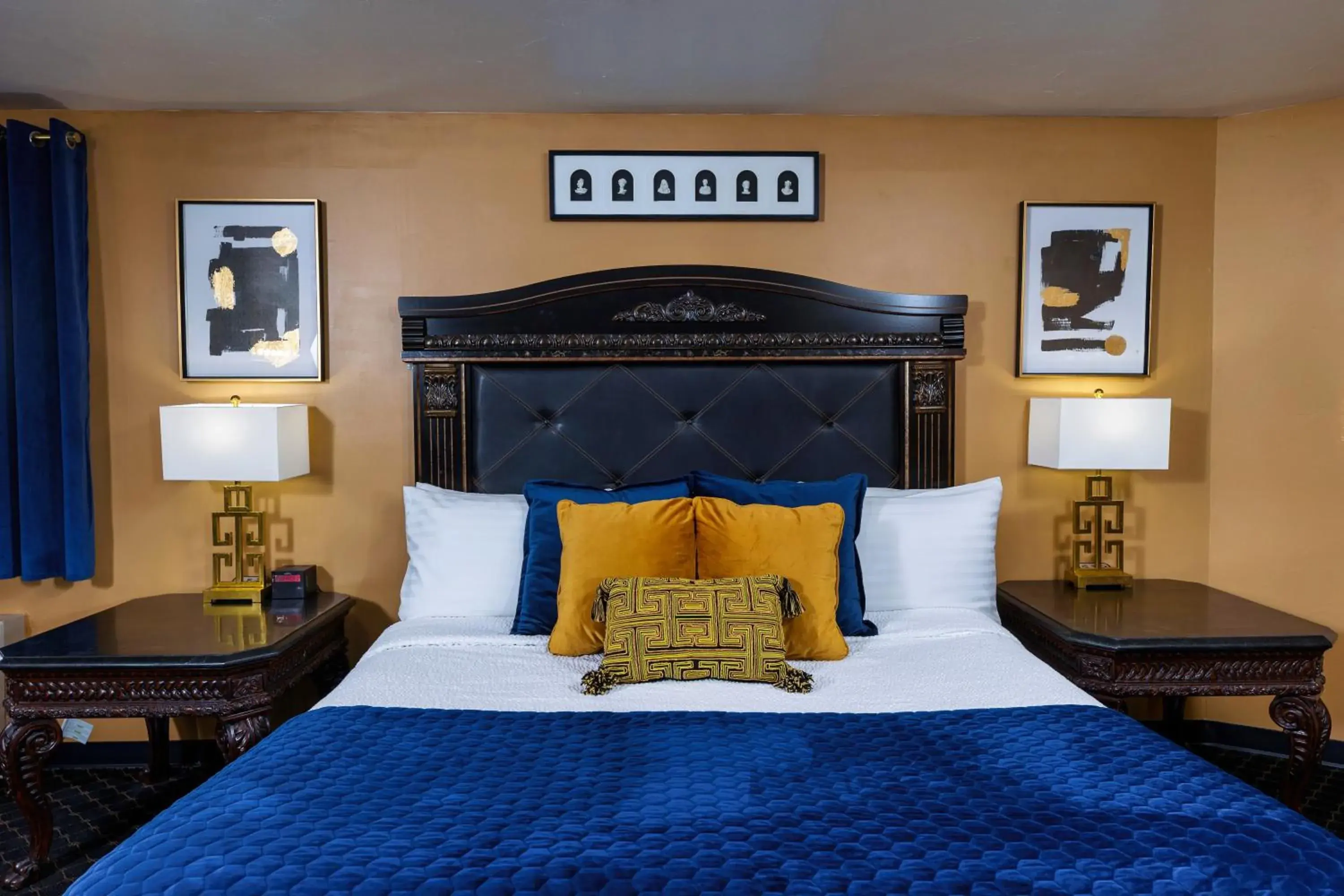 Bed in Hotel J Green Bay Bed in Hotel J Green Bay