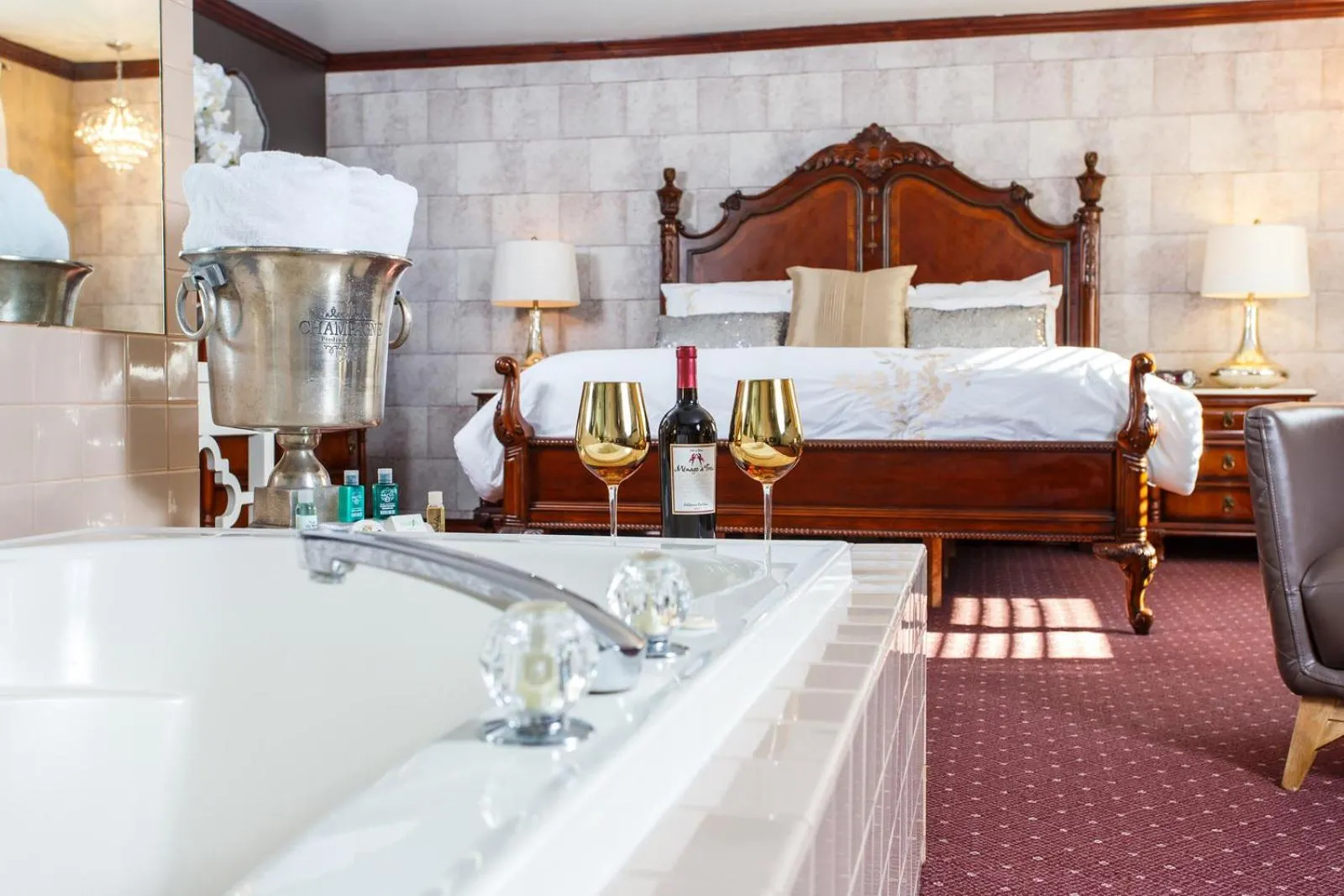 Bed in Hotel J Green Bay