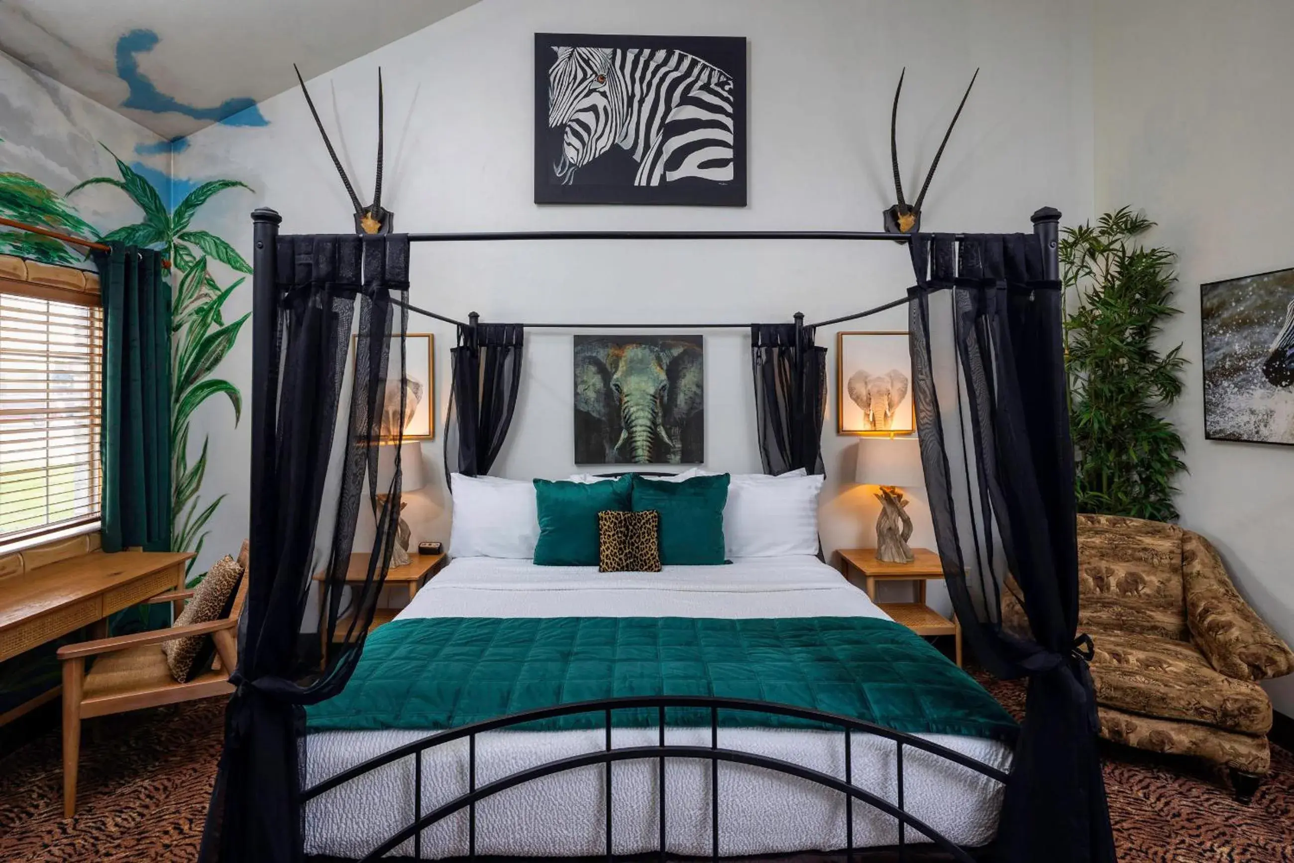 Bed in Hotel J Green Bay Bed in Hotel J Green Bay