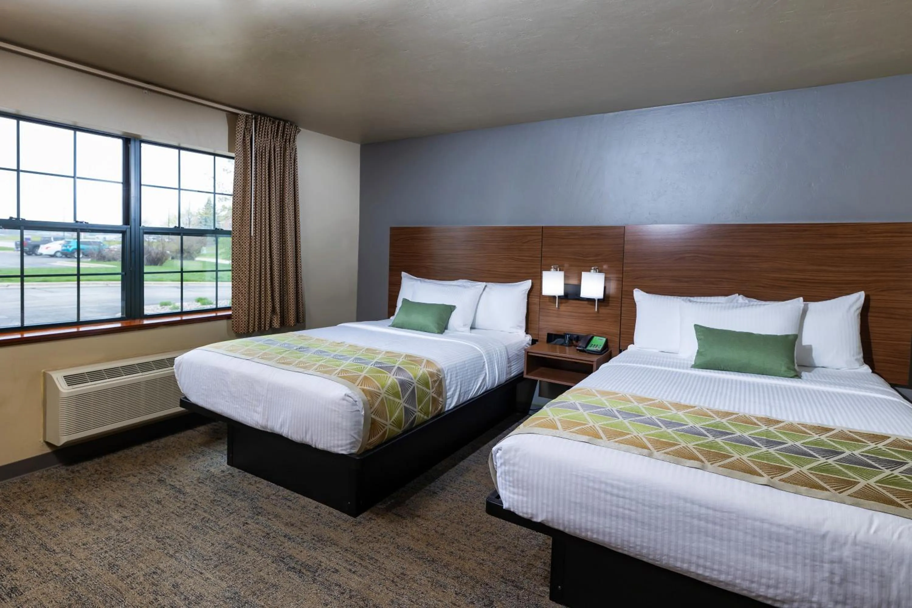 Guests, Bed in Extended Stay Airport