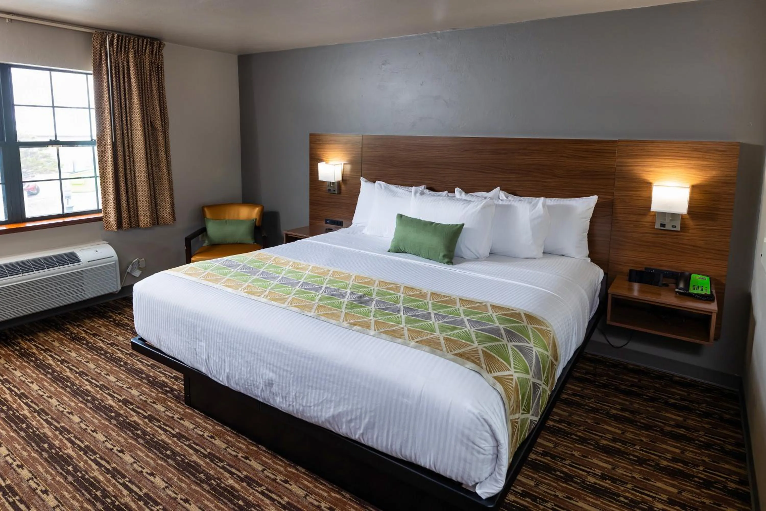 Guests, Bed in Extended Stay Airport