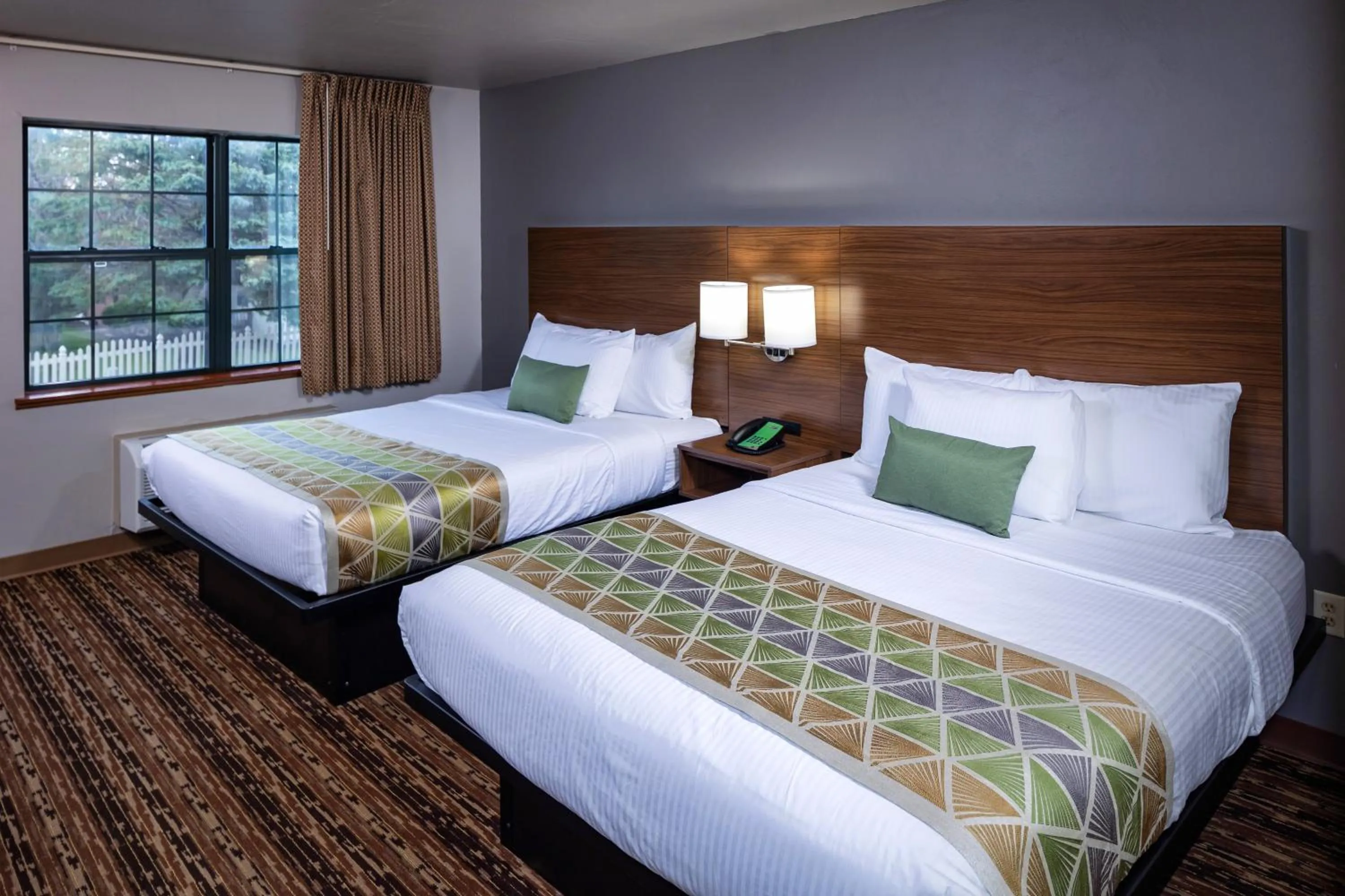 Guests, Bed in Extended Stay Airport