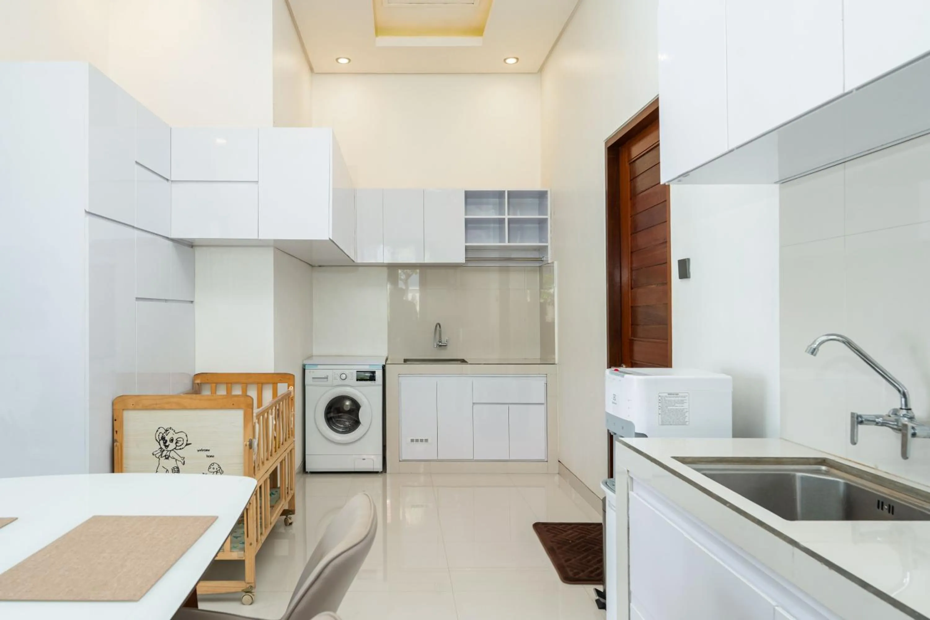 Kitchen or kitchenette in The Lingga Villas Ubud