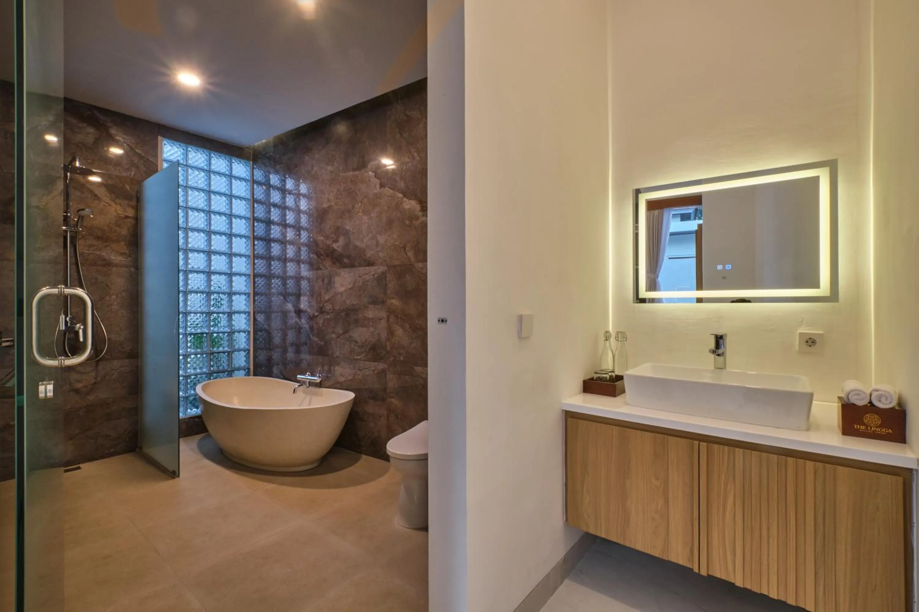 Shower in The Lingga Villas Ubud