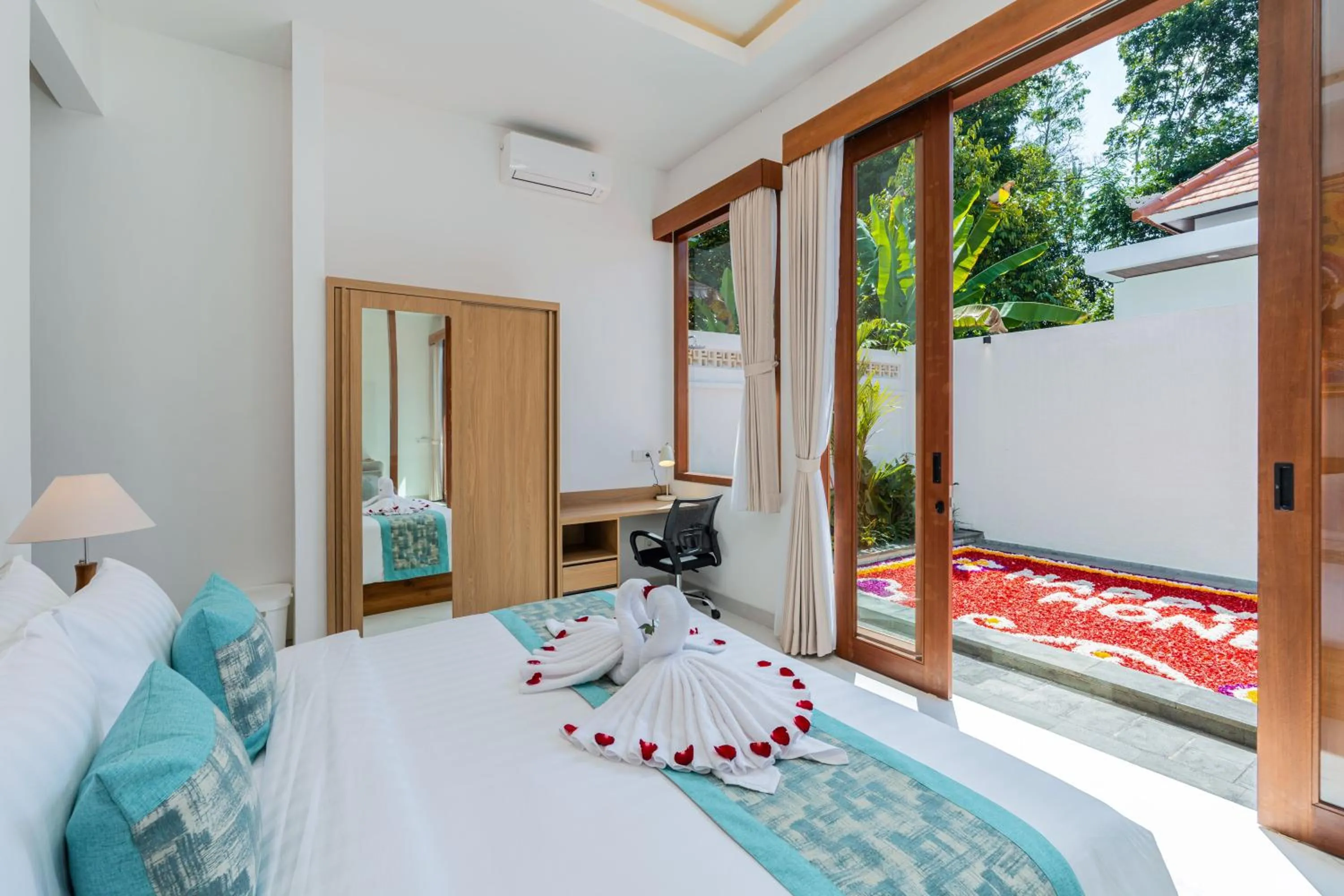 Bed in The Lingga Villas Ubud