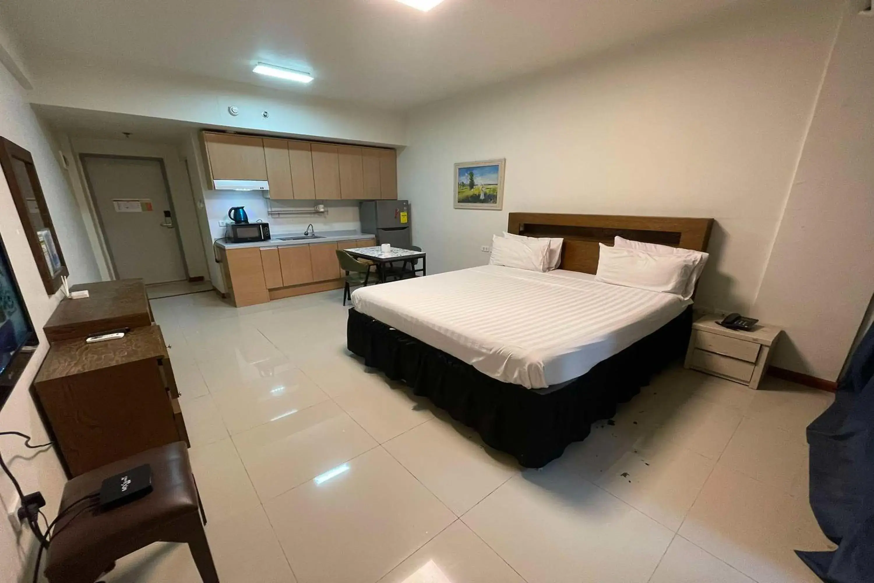 Deluxe Room in Aimor Condotel Deluxe Room in Aimor Condotel