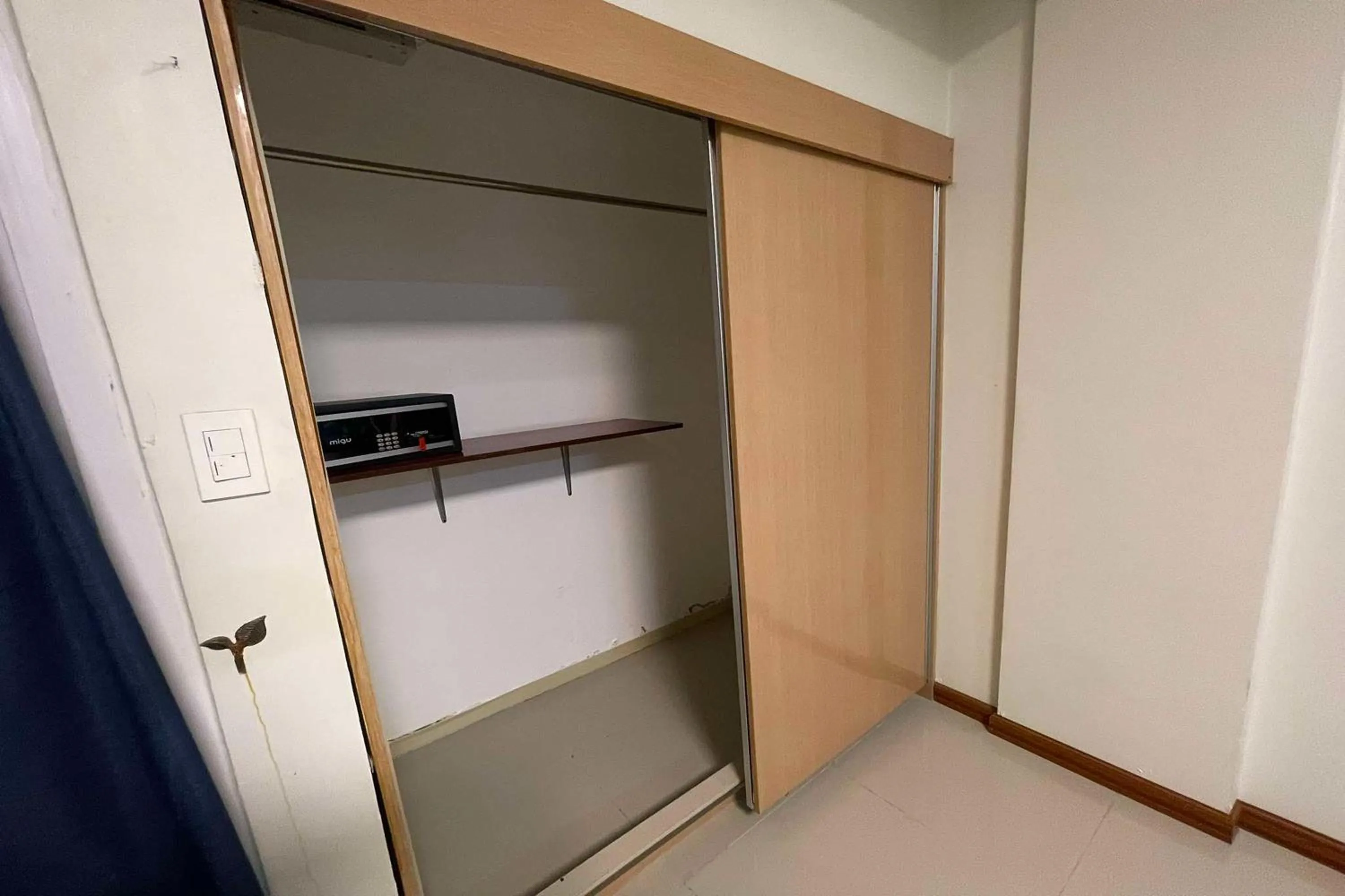 safe in Aimor Condotel