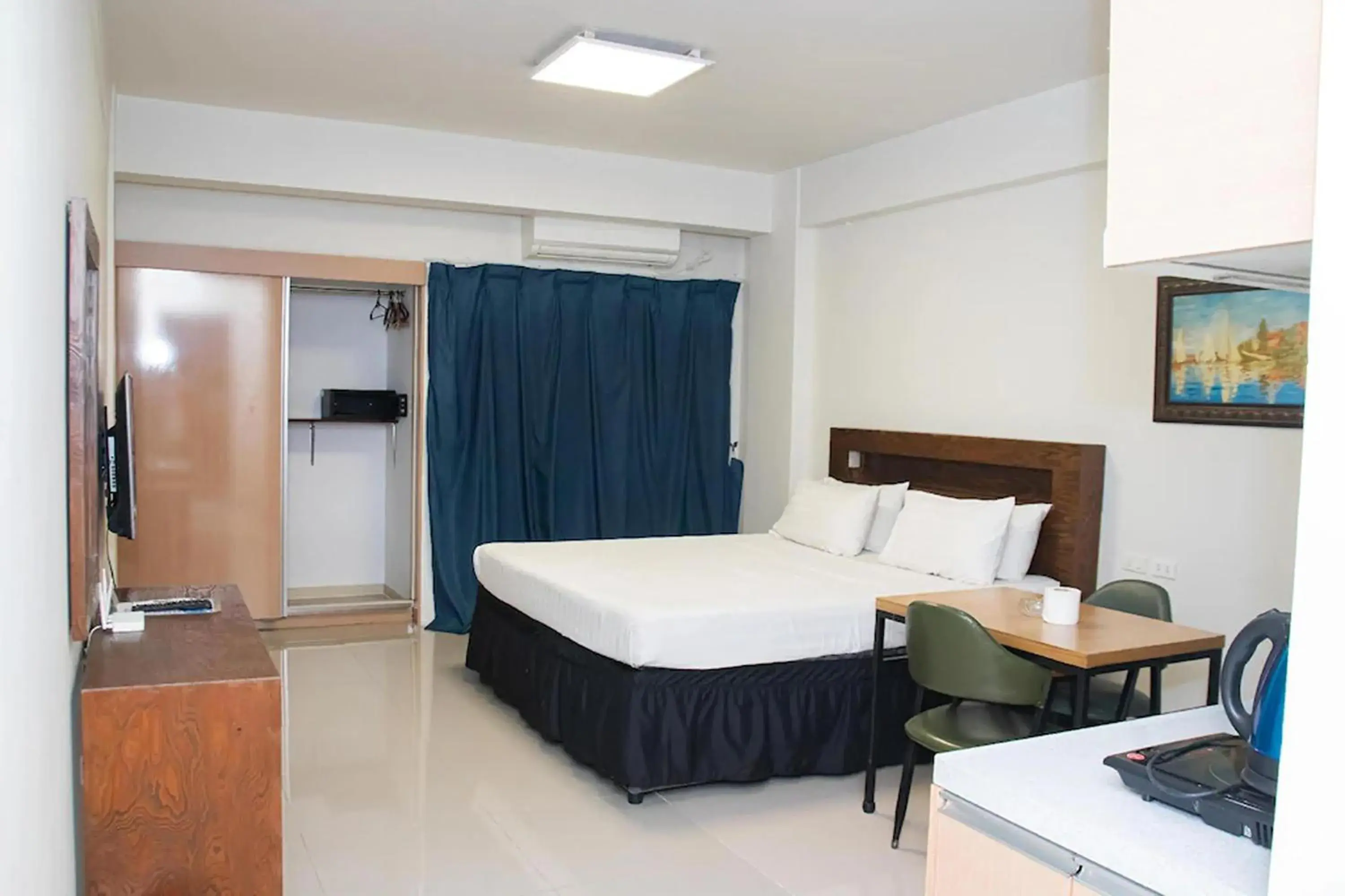 Bed in Aimor Condotel Bed in Aimor Condotel