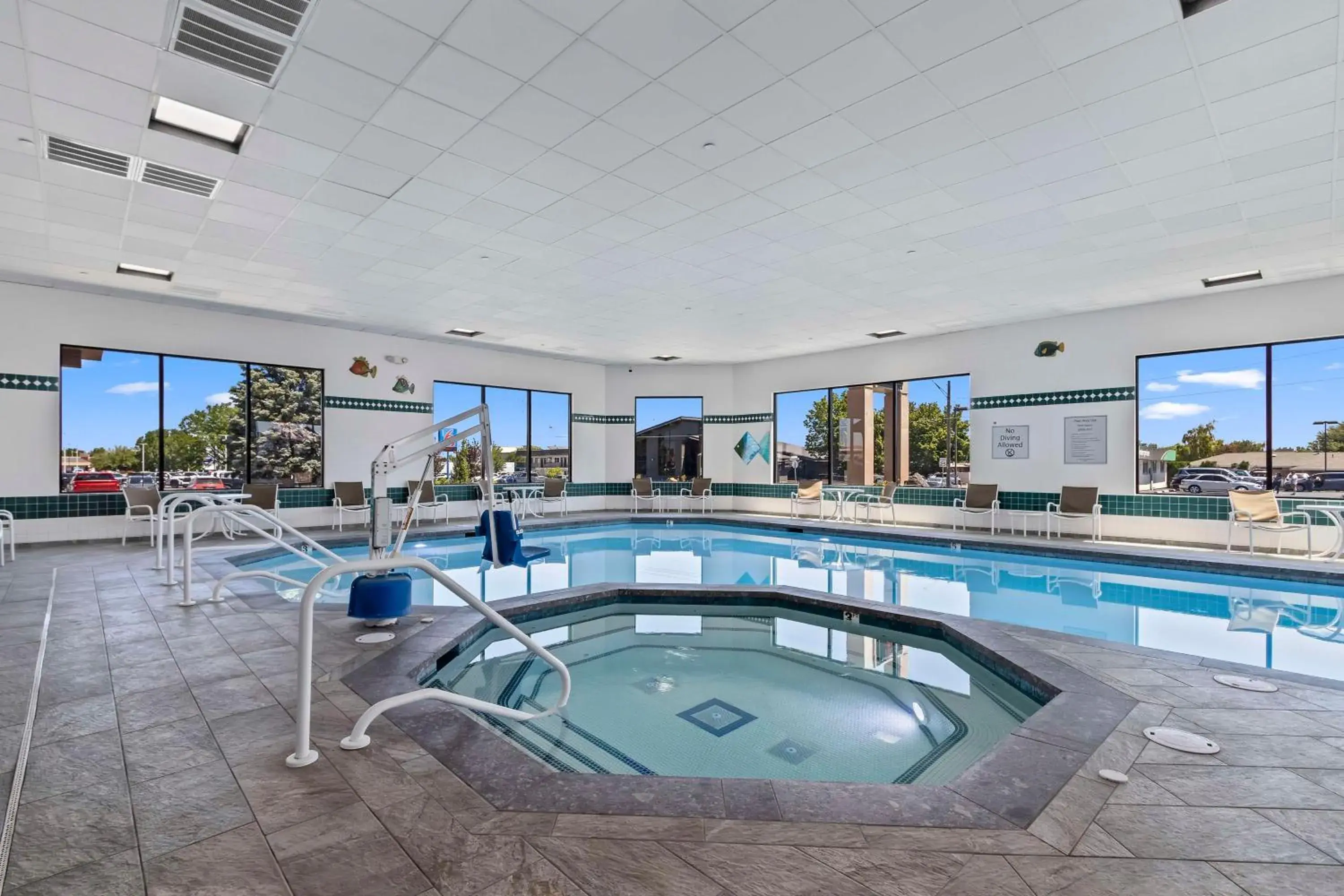 Pool view in Best Western Plus Twin Falls Hotel Pool view in Best Western Plus Twin Falls Hotel