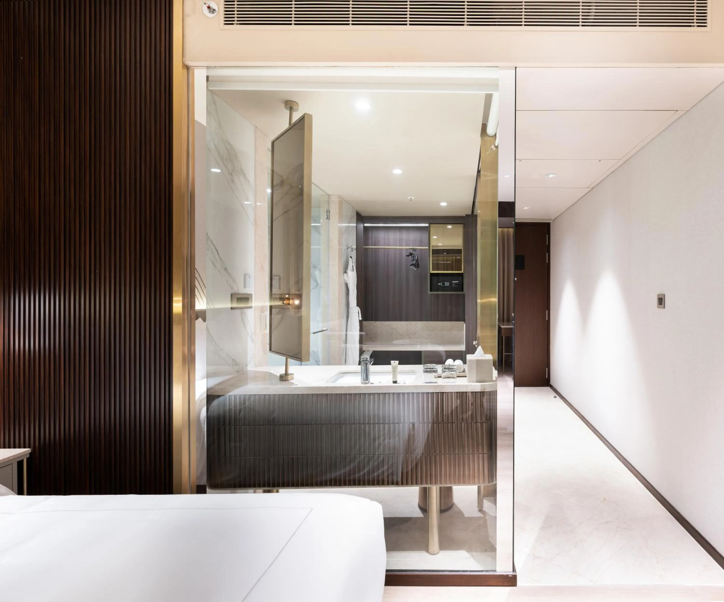 Bedroom, Bed in Merlis Hotel Coimbatore