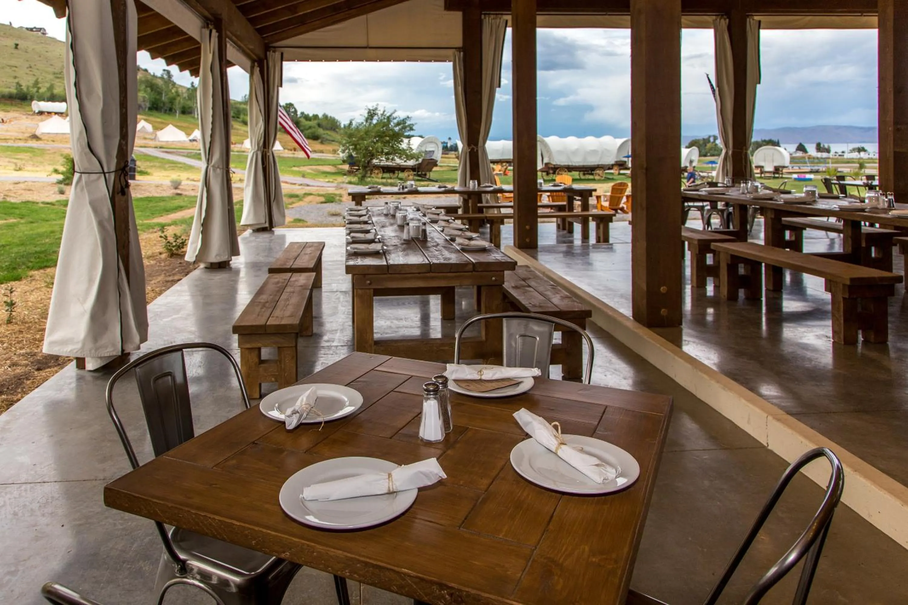 Restaurant/places to eat in Conestoga Ranch Glamping Resort