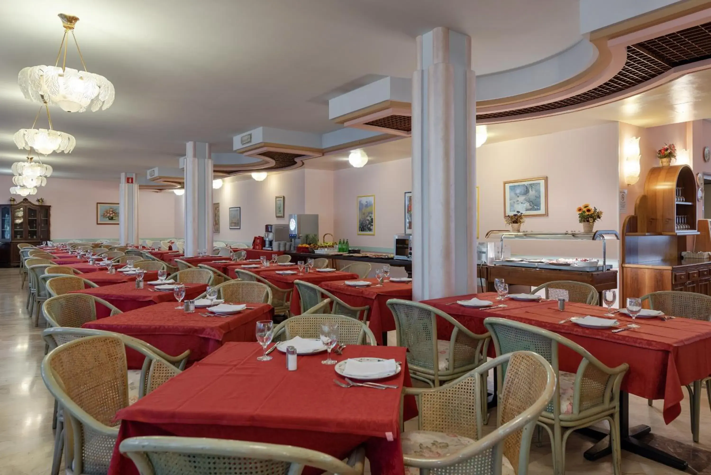 Restaurant/Places to Eat in Parkhotel Oasi