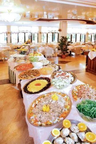 Restaurant/places to eat in Park Hotel Oasi